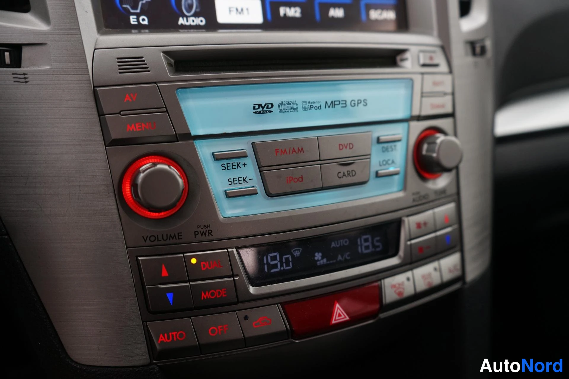 Musta Subaru Outback 2011, yksityiskohta, kuva 16