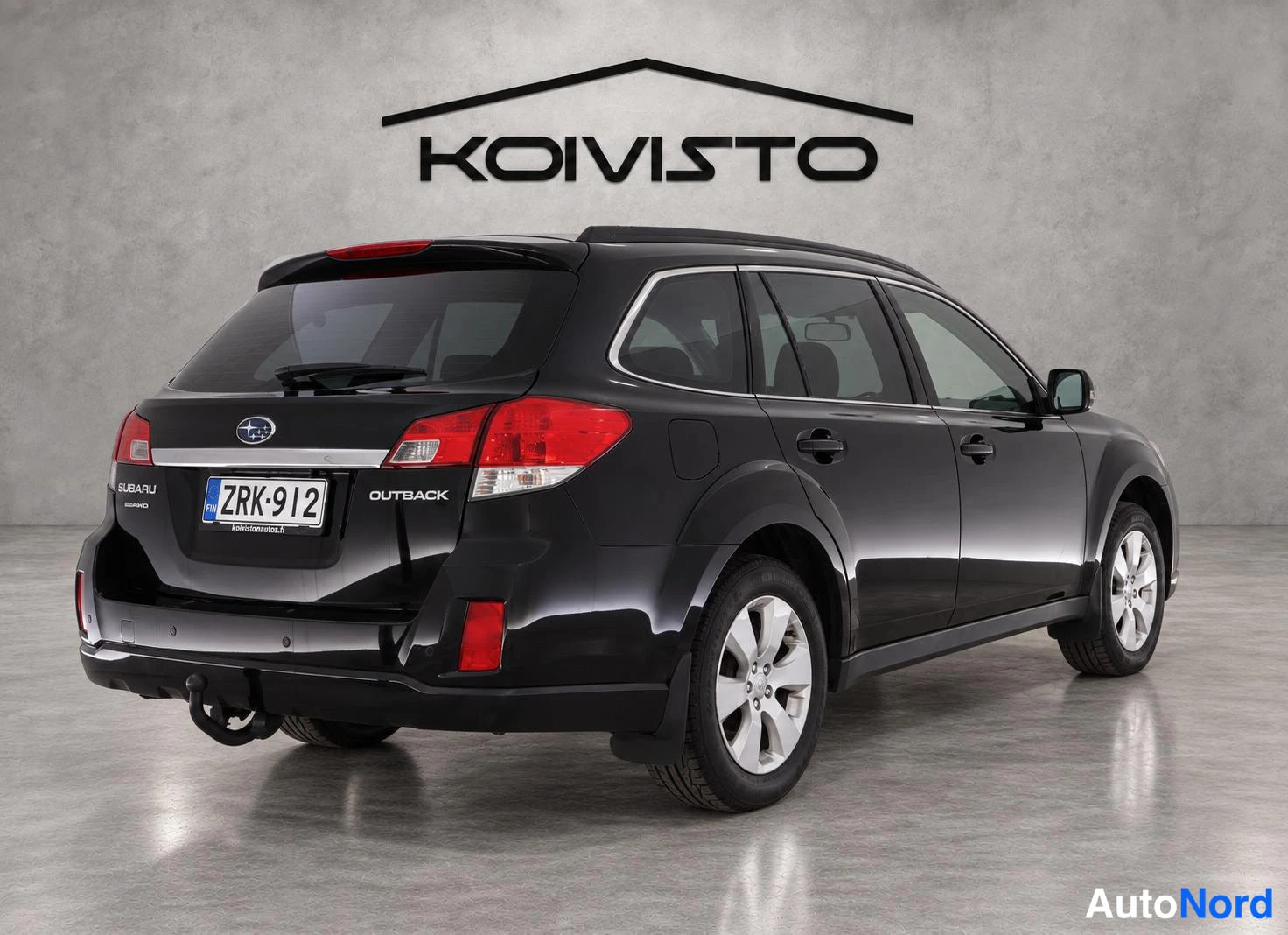 Musta Subaru Outback 2011, takaviisto, kuva 4