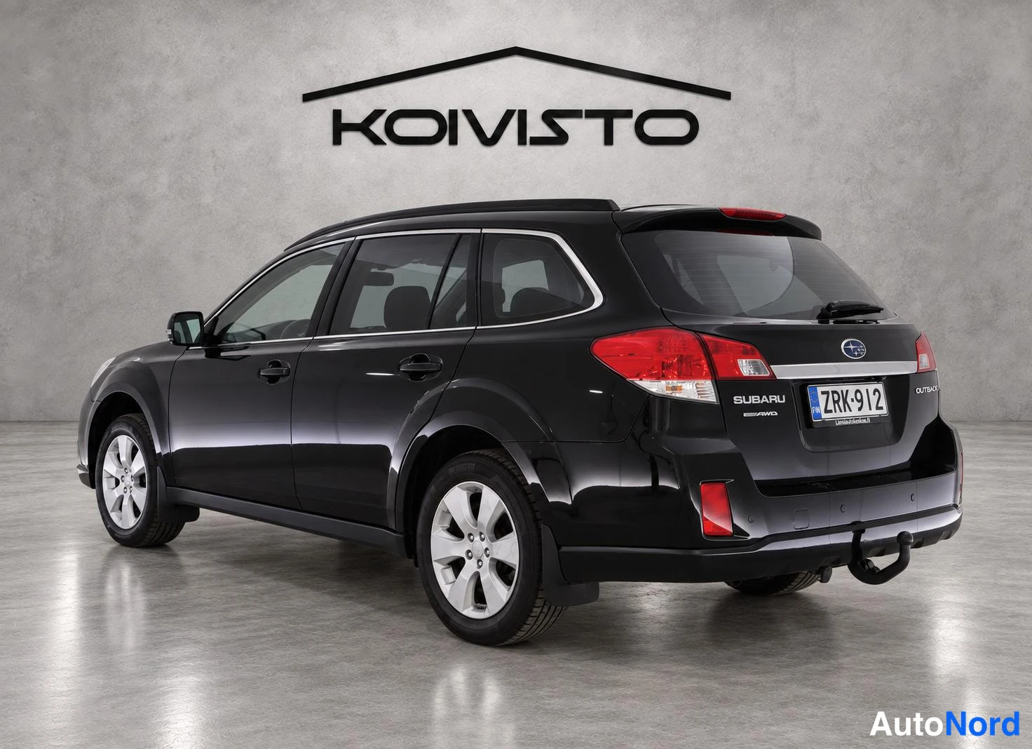 Musta Subaru Outback 2011, takaviisto, kuva 5