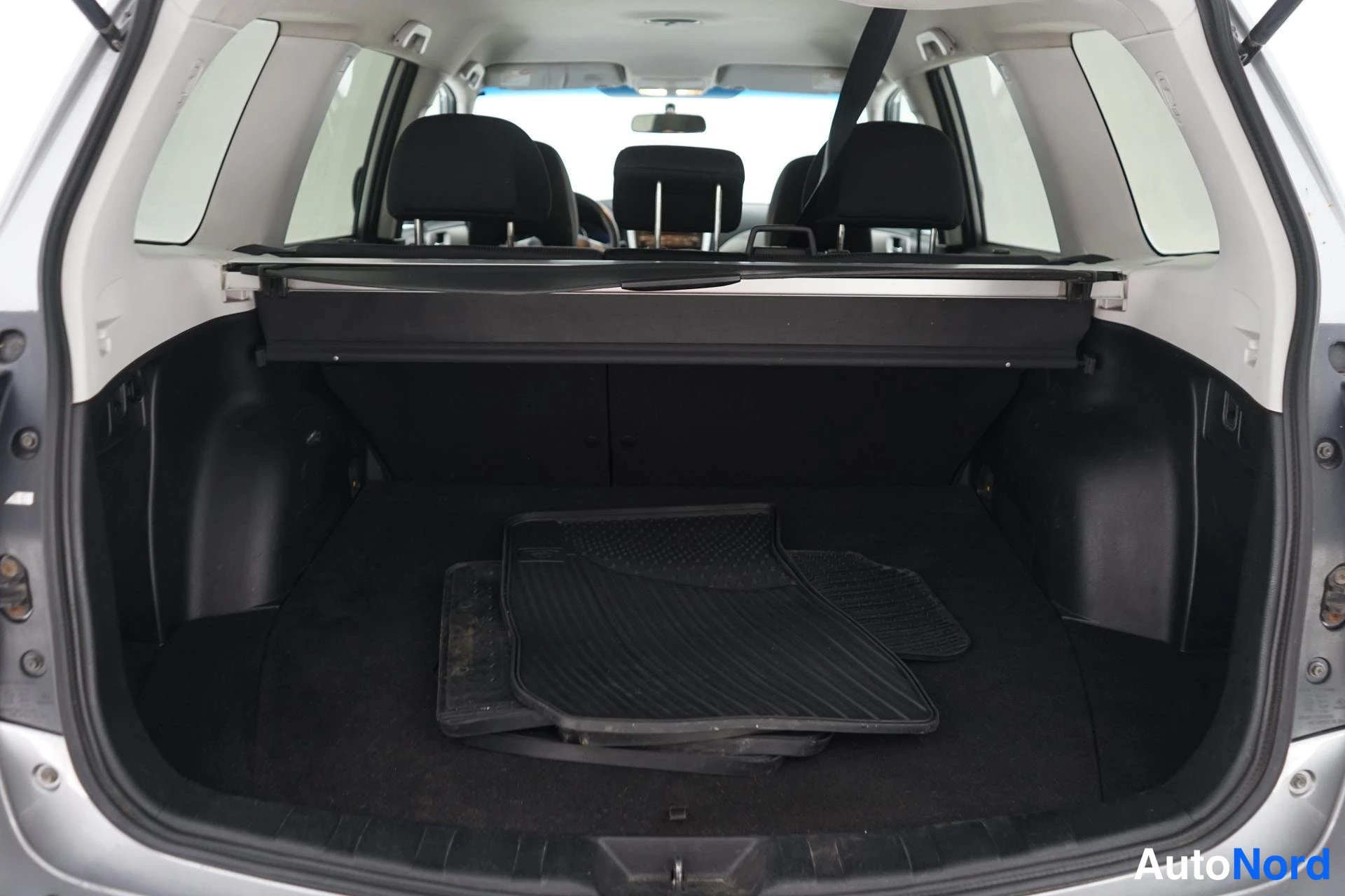 Hopea Subaru Forester 2008, tavaratila, kuva 9
