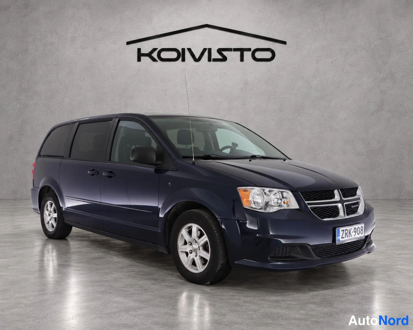 Sininen Dodge Grand Caravan 2011, etuviisto, keula oikealle, kuva 2