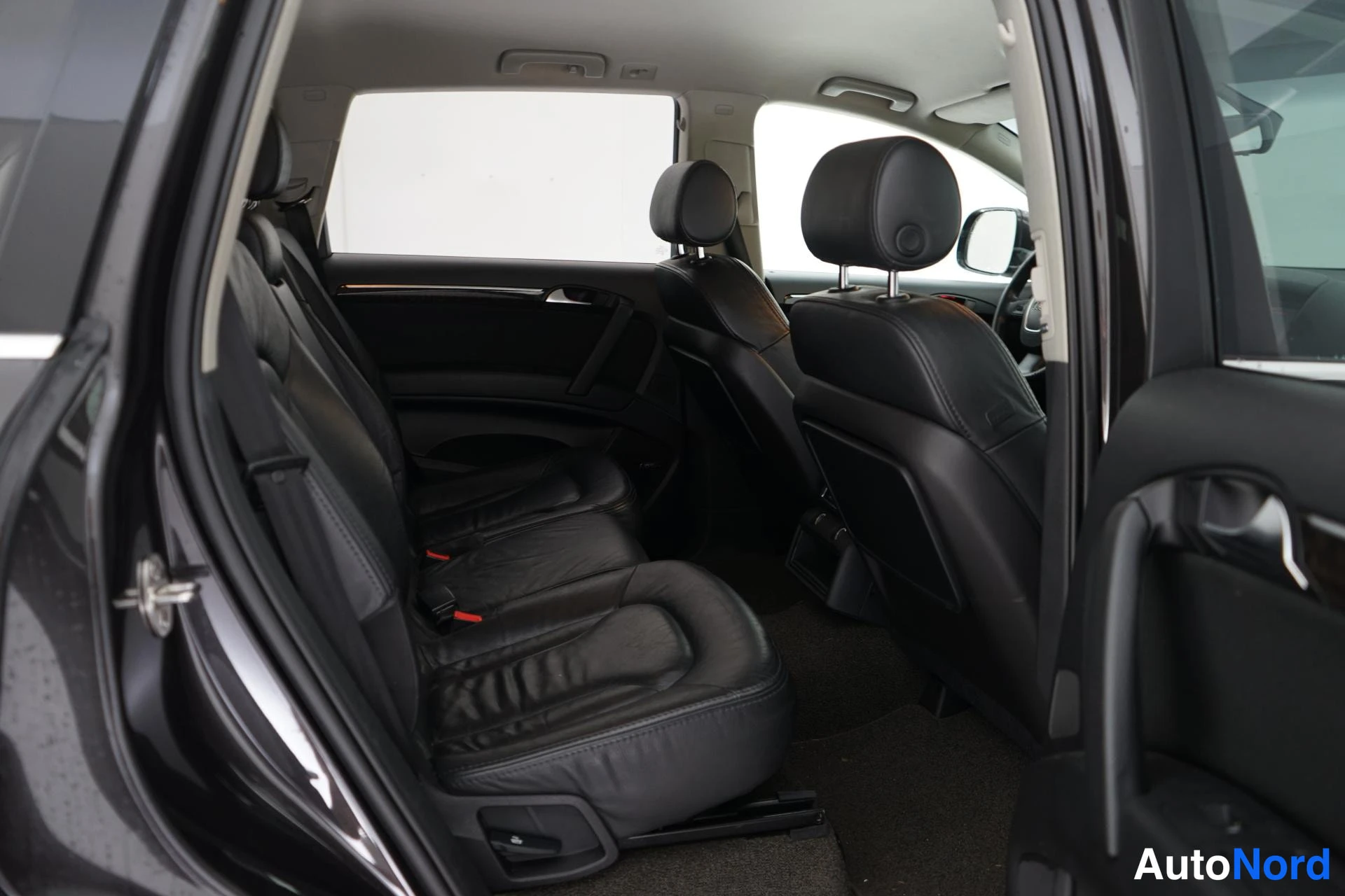 Harmaa Audi Q7 2006, takaistuimet, kuva 9