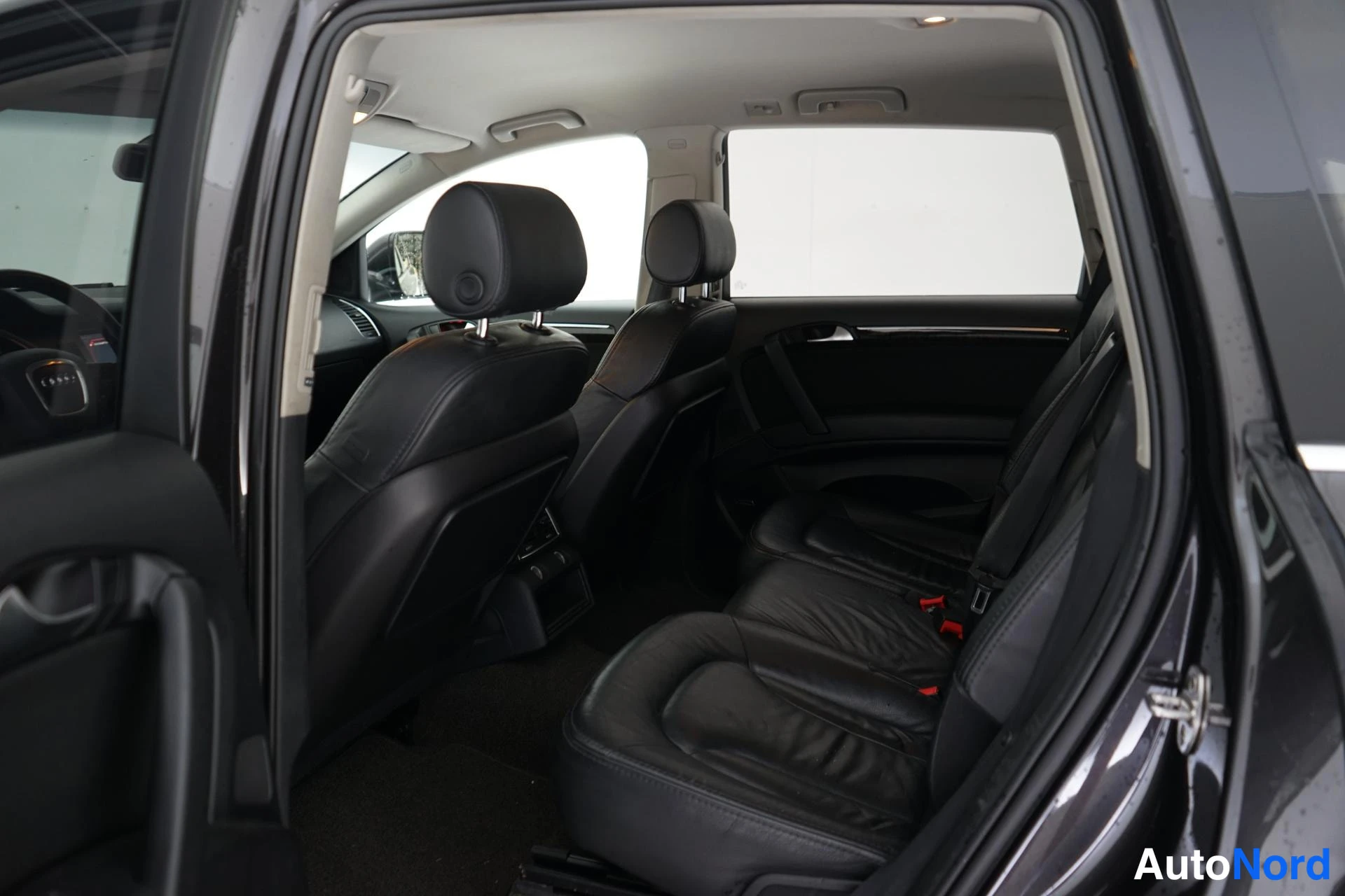 Harmaa Audi Q7 2006, takaistuimet, kuva 10