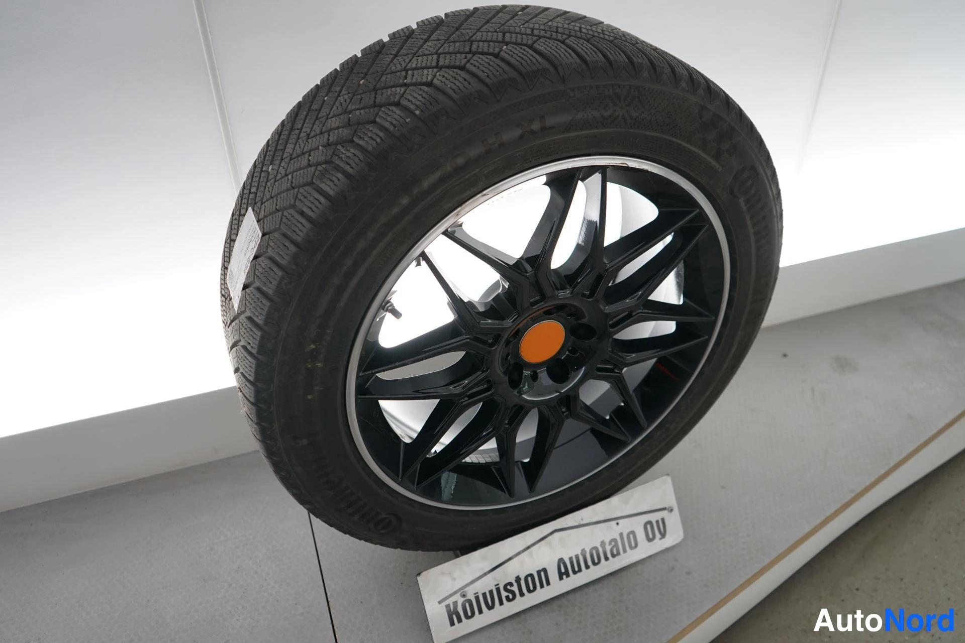 Musta BMW iX 2022, yksityiskohta, kuva 16