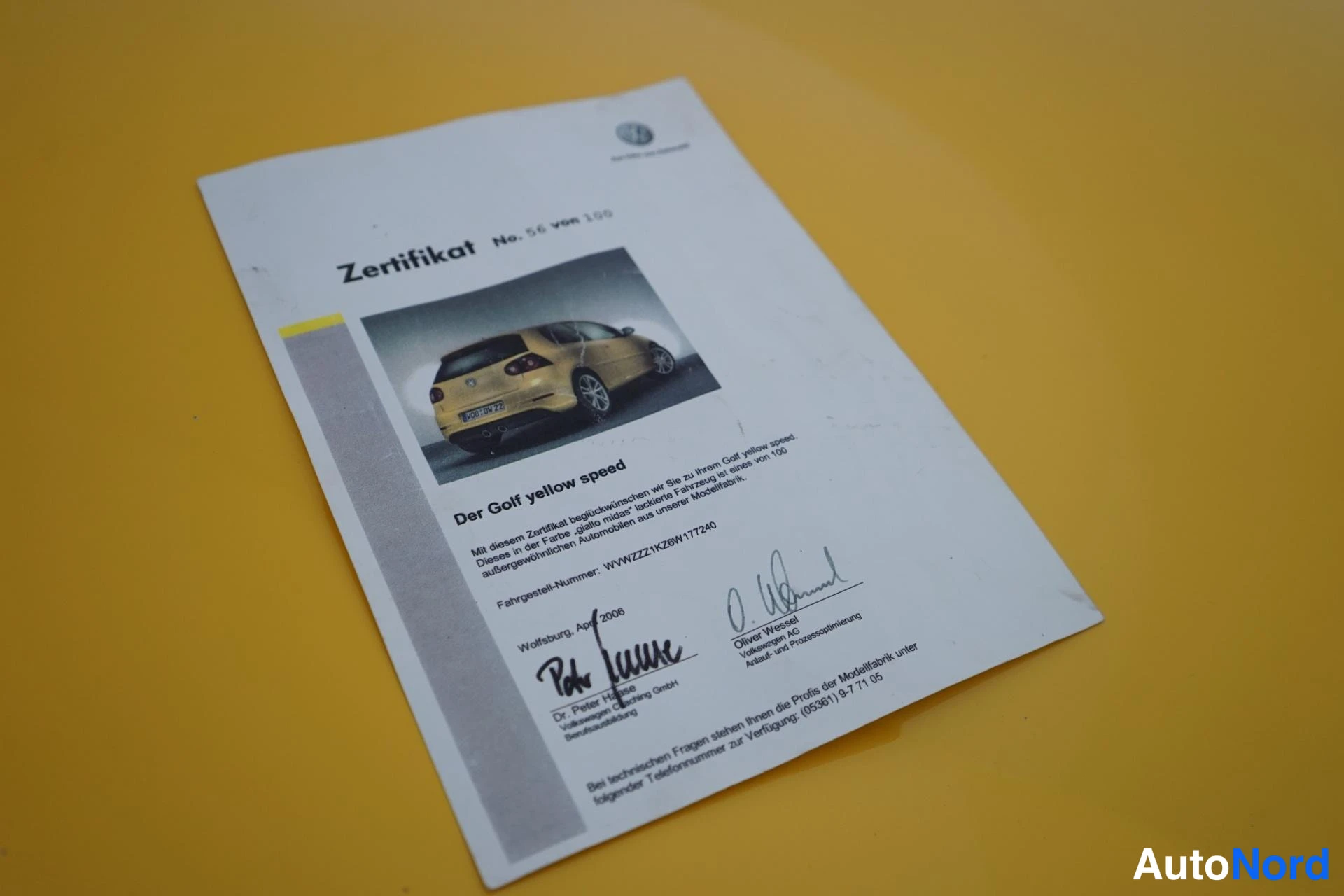 Keltainen Volkswagen Golf 2006, kuva 22