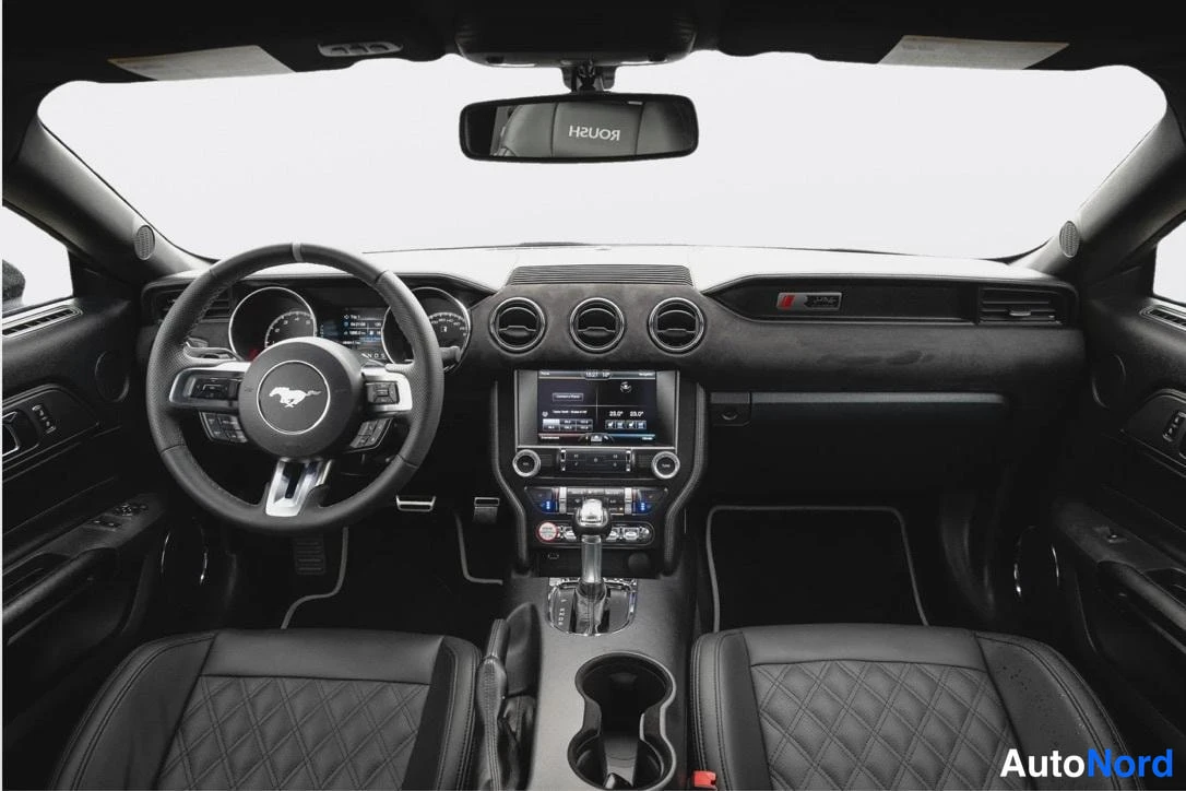 Vihreä Ford Mustang 2015, ohjaamo, kuva 6