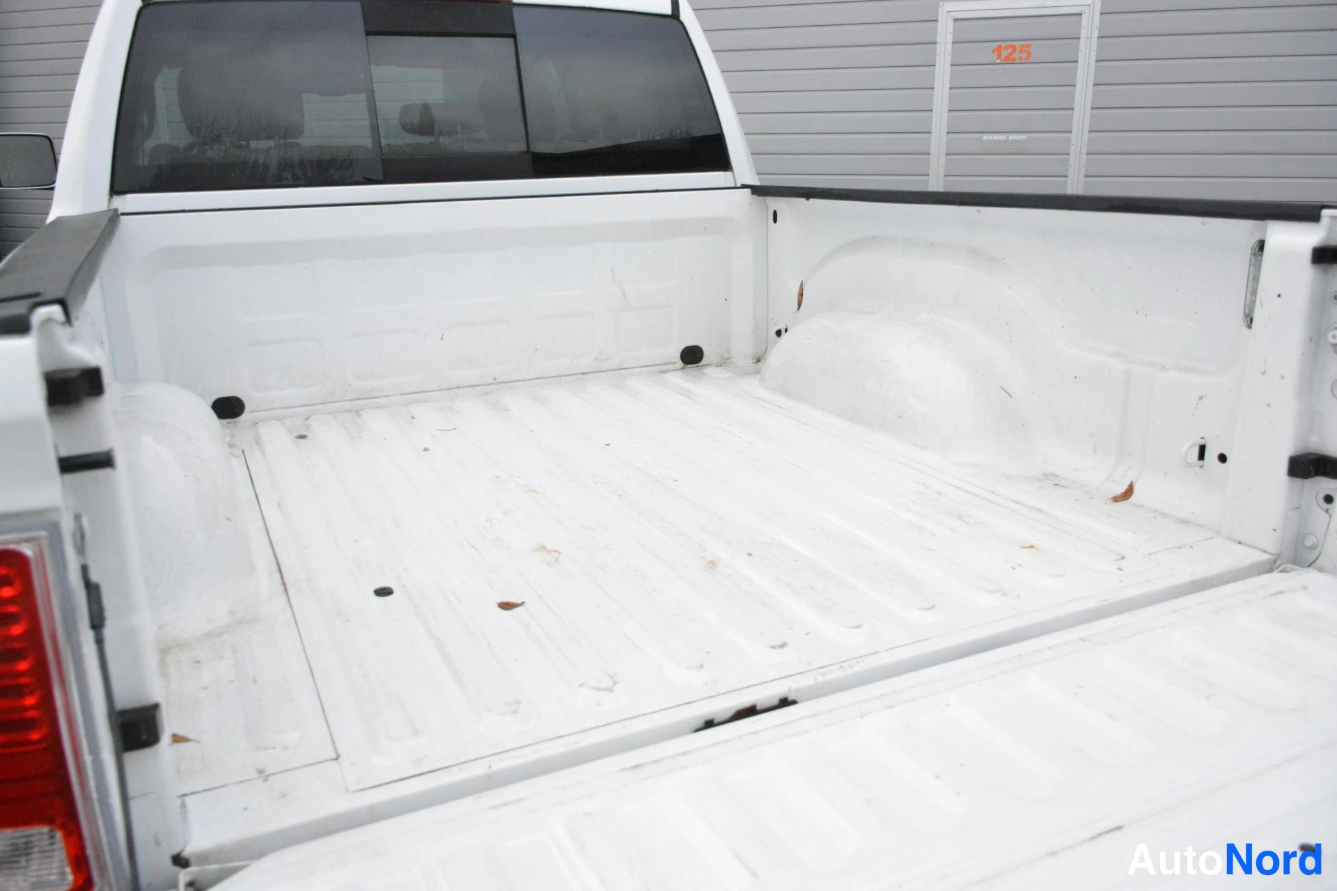 Valkoinen Dodge Ram 1500 2018, tavaratila, kuva 14