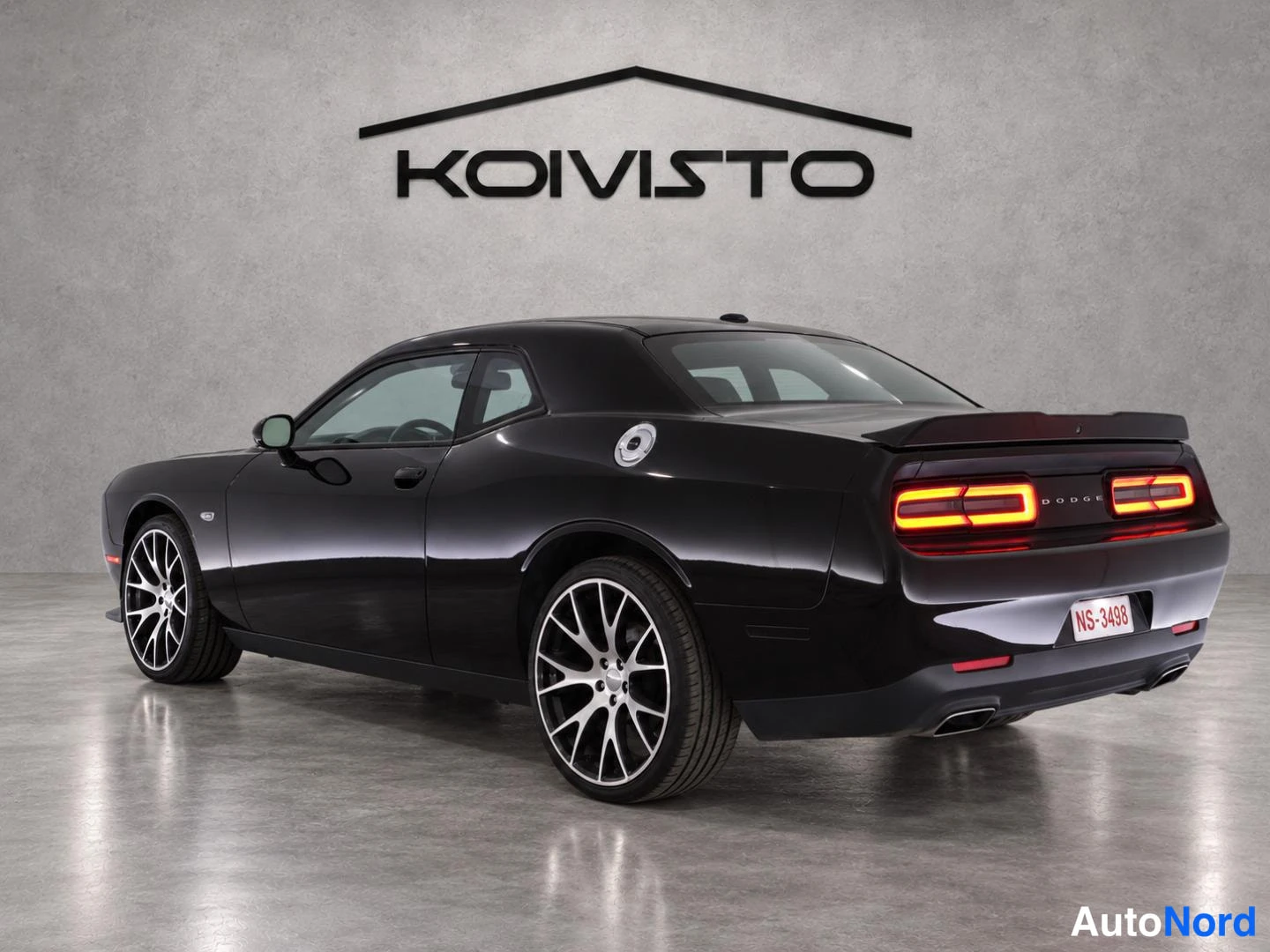 Musta Dodge Challenger 2018, takaviisto, kuva 7