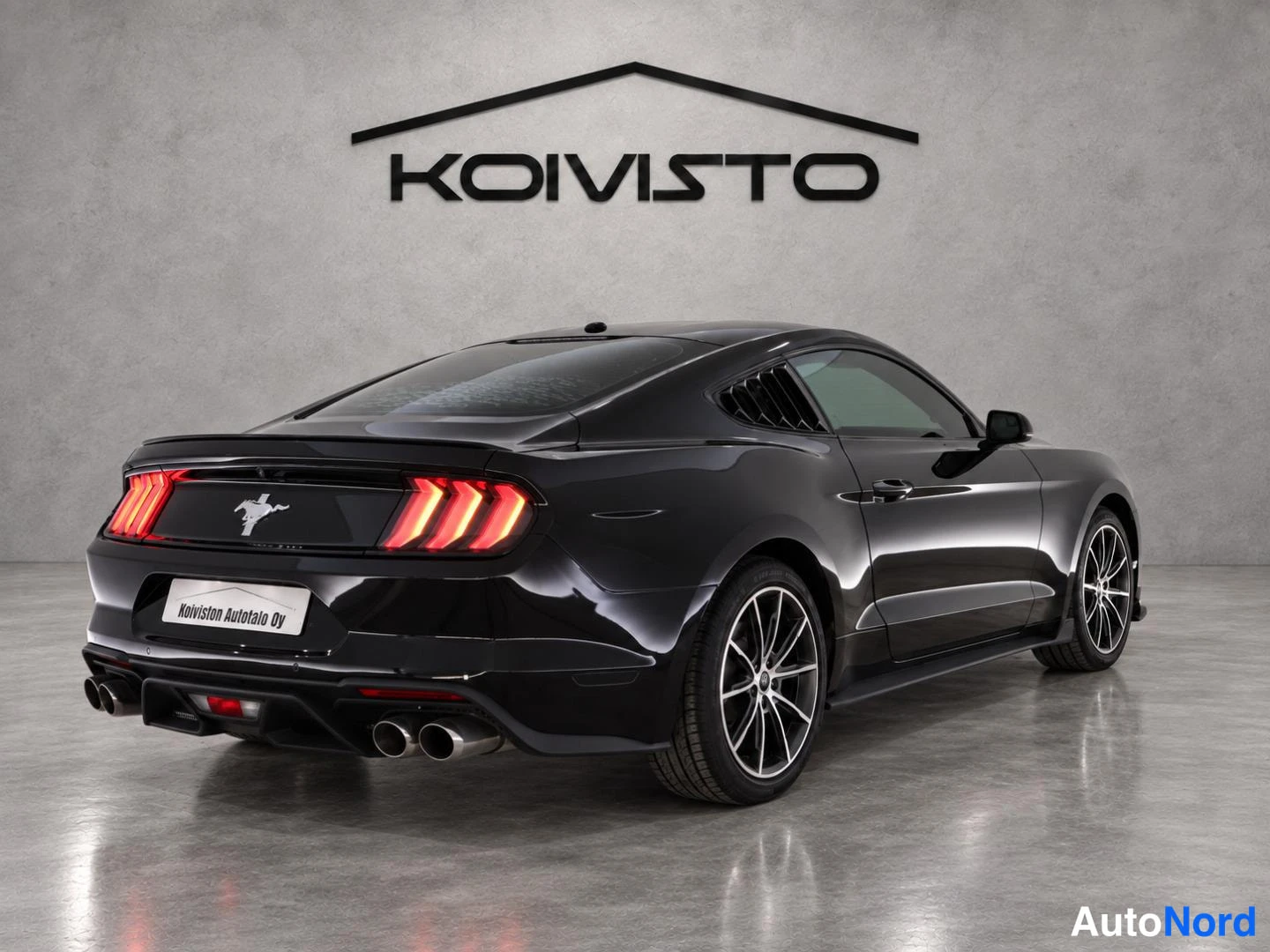 Musta Ford Mustang 2019, takaviisto, kuva 4