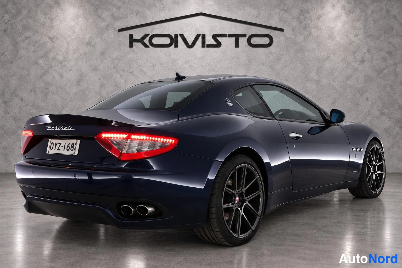 Sininen Maserati Granturismo 2008, takaviisto, kuva 3