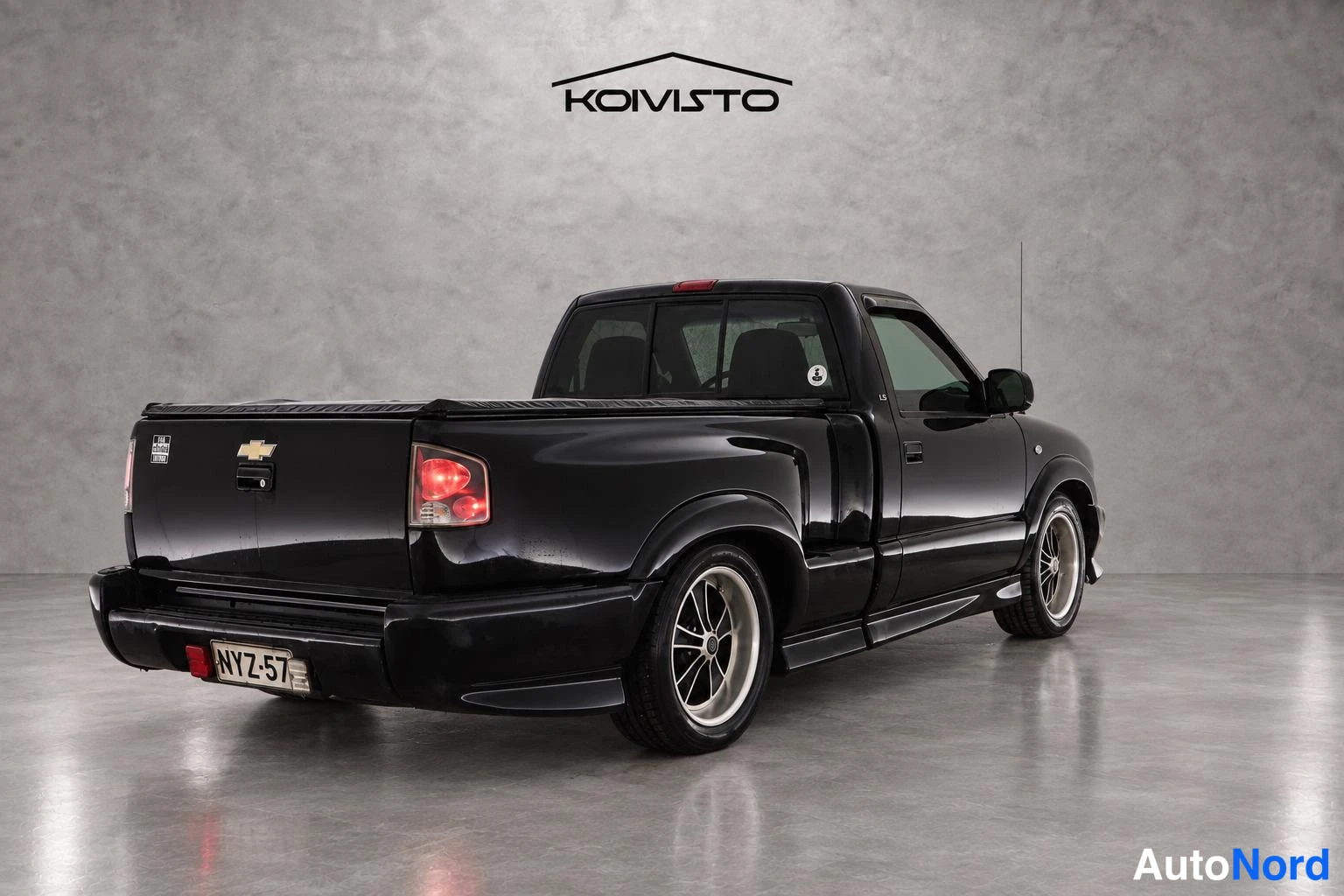 Musta Chevrolet S10 2002, takaviisto, kuva 5