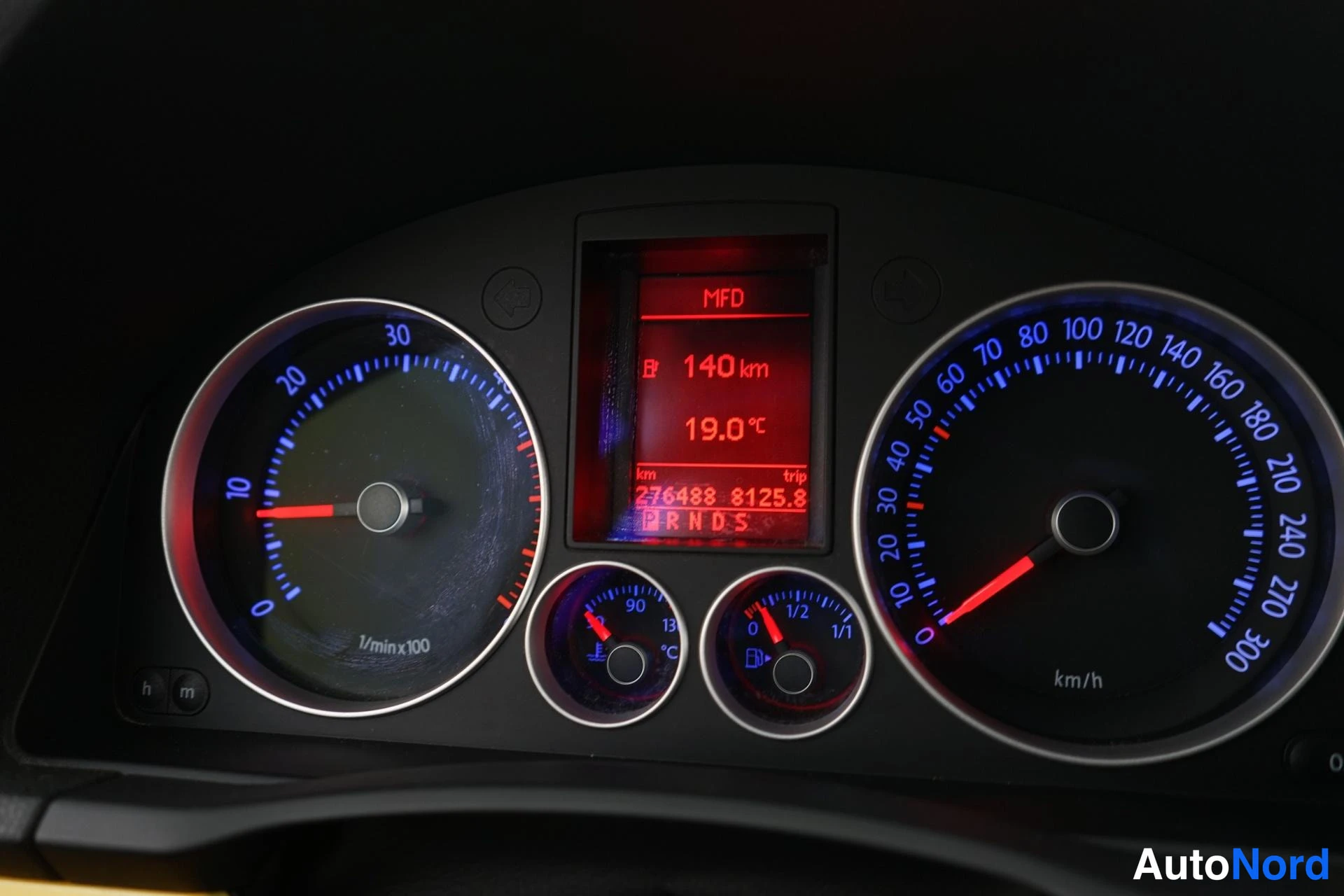 Keltainen Volkswagen Golf 2006, yksityiskohta, kuva 14