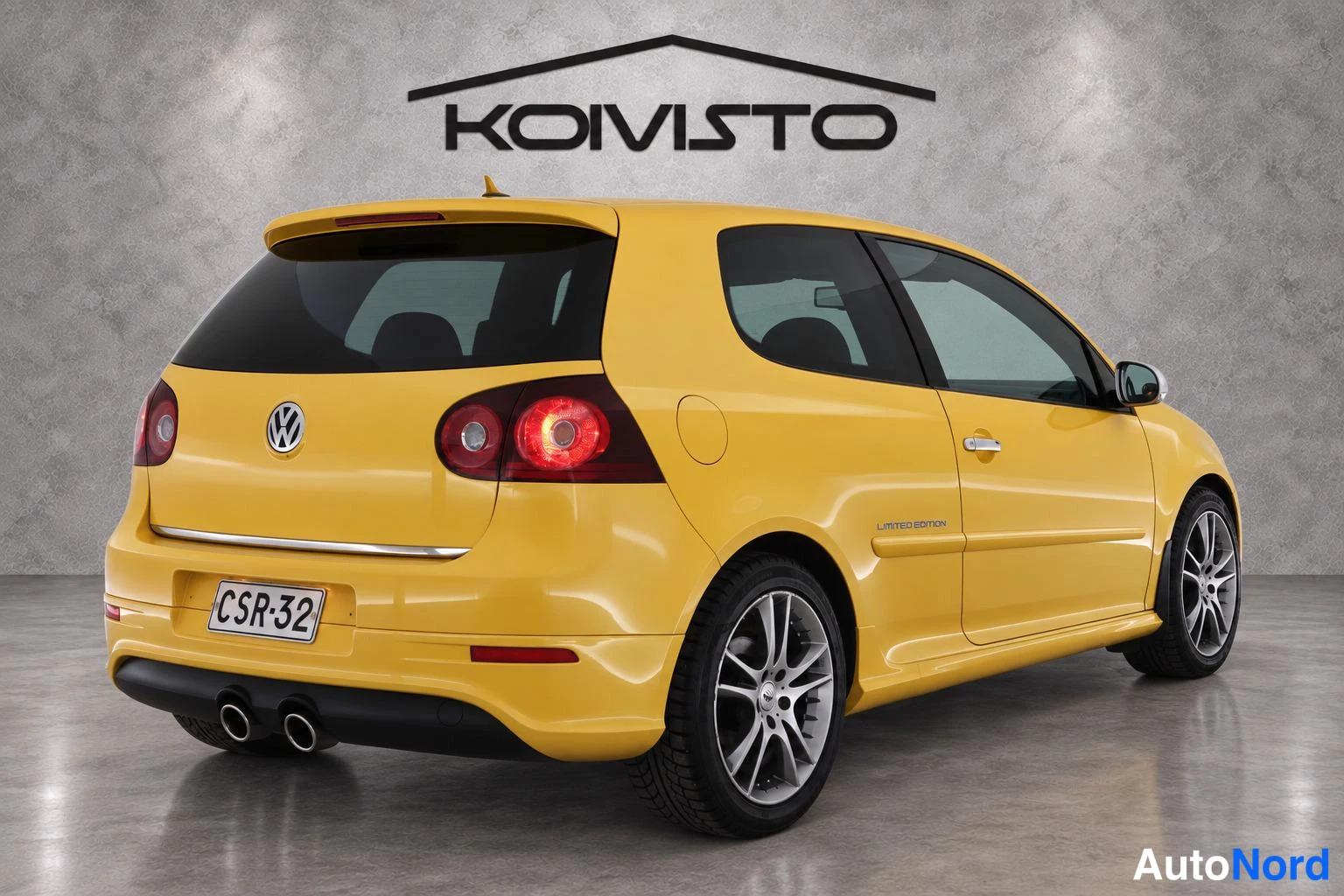 Keltainen Volkswagen Golf 2006, takaviisto, kuva 5