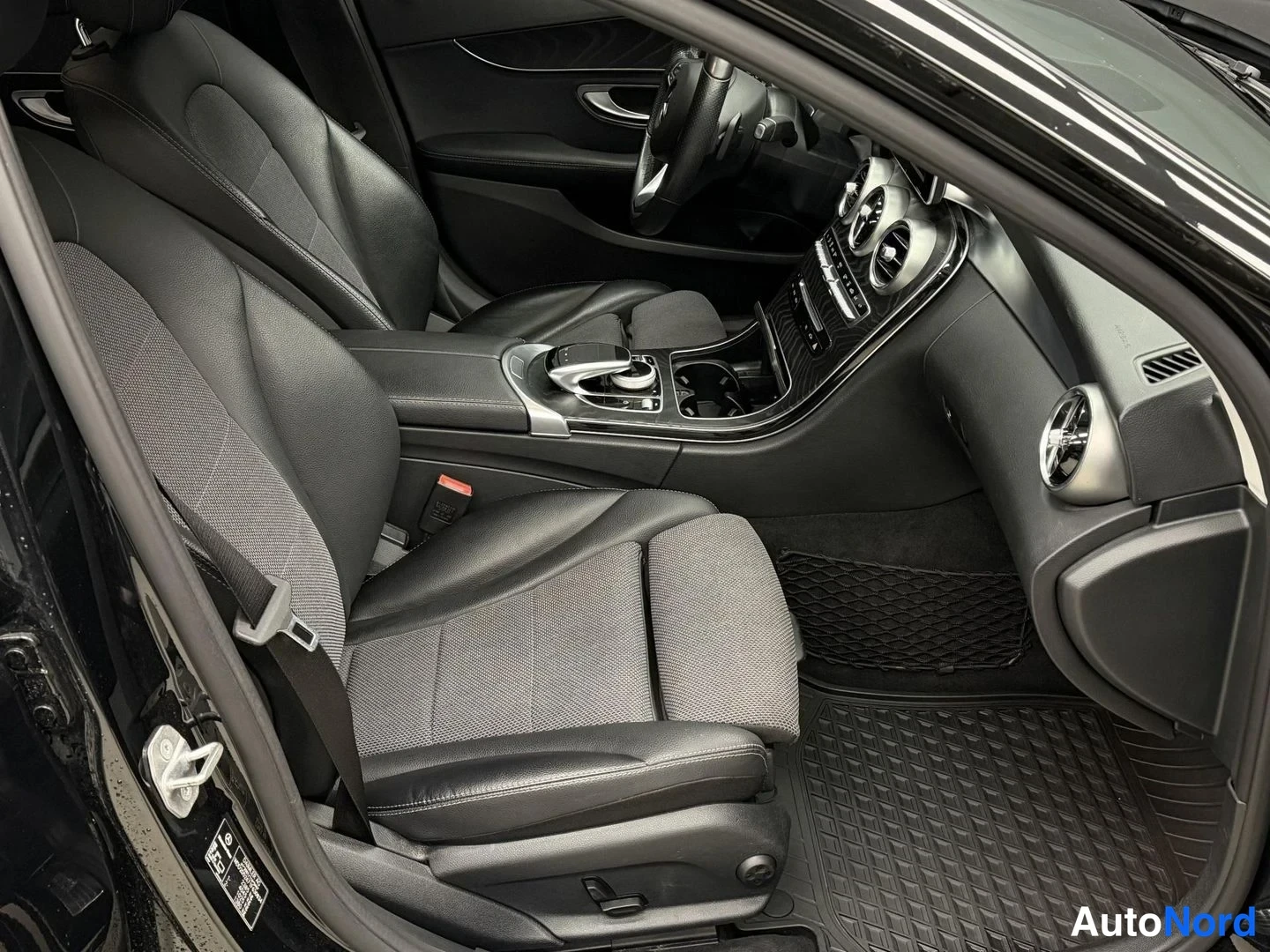 Black Mercedes-Benz C 350 e 2017, front seats, photo 12