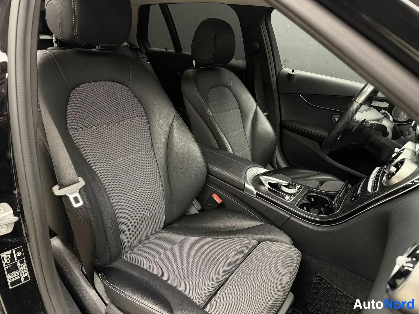 Black Mercedes-Benz C 350 e 2017, front seats, photo 13