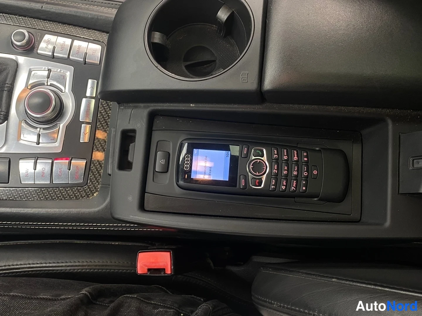 Musta Audi Q7 2009, yksityiskohta, kuva 27