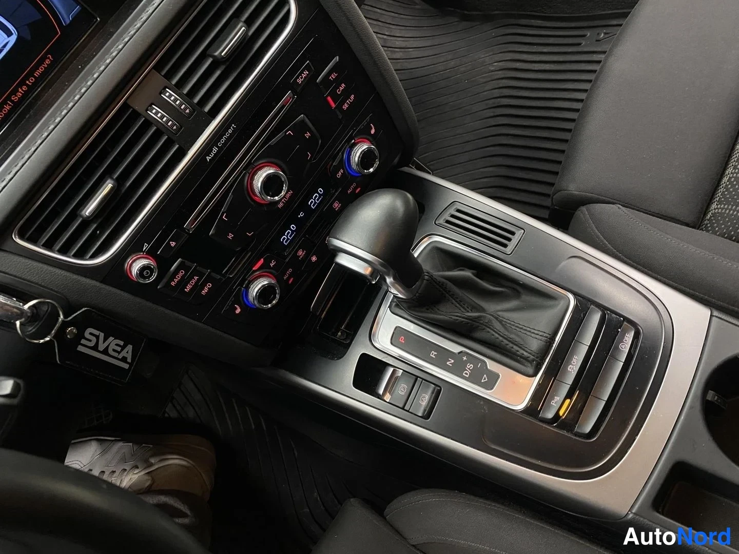 Vit Audi A4 2014, detalj, bild 17