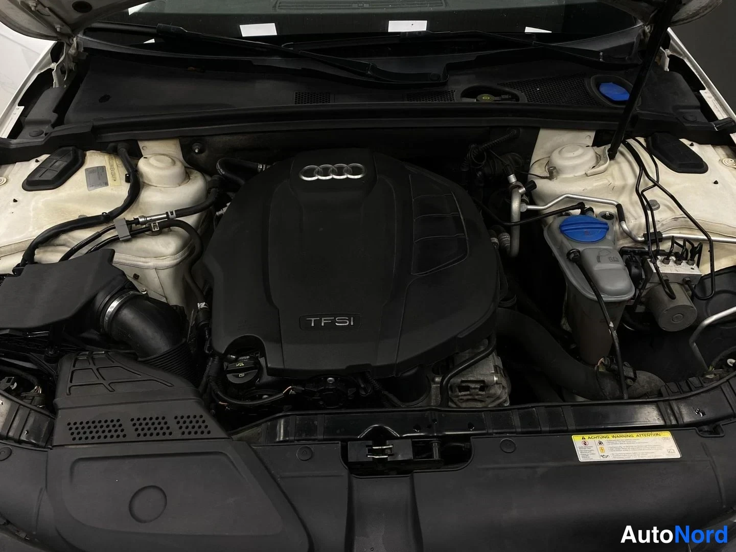 Vit Audi A4 2014, motorrum, bild 14