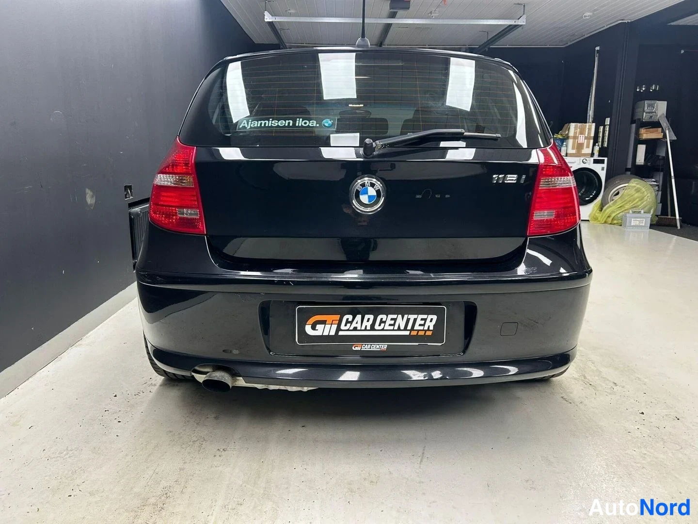 Musta BMW 116i 2009, takaa, kuva 6