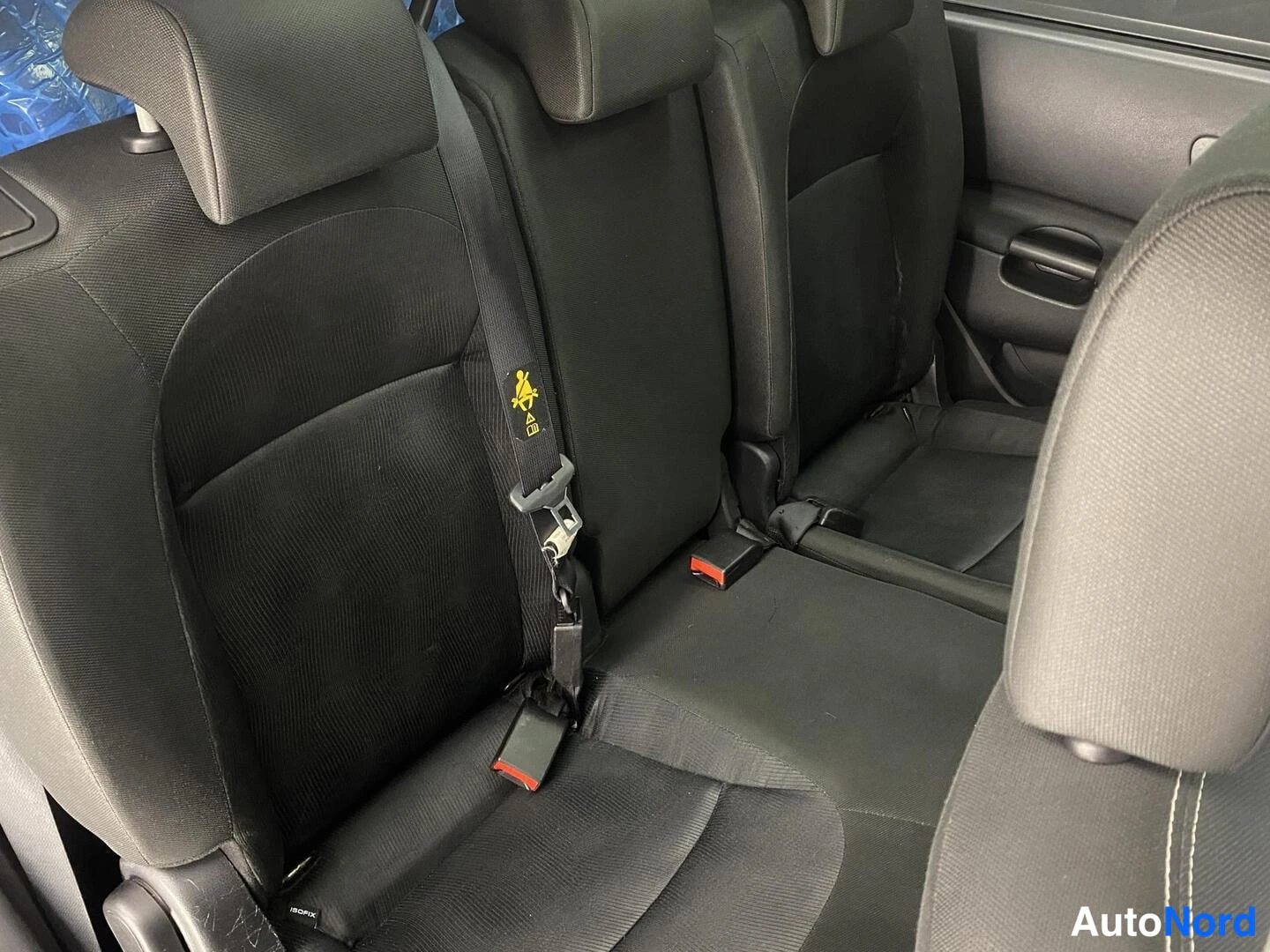 Harmaa Nissan Qashqai+2 2010, takaistuimet, kuva 13