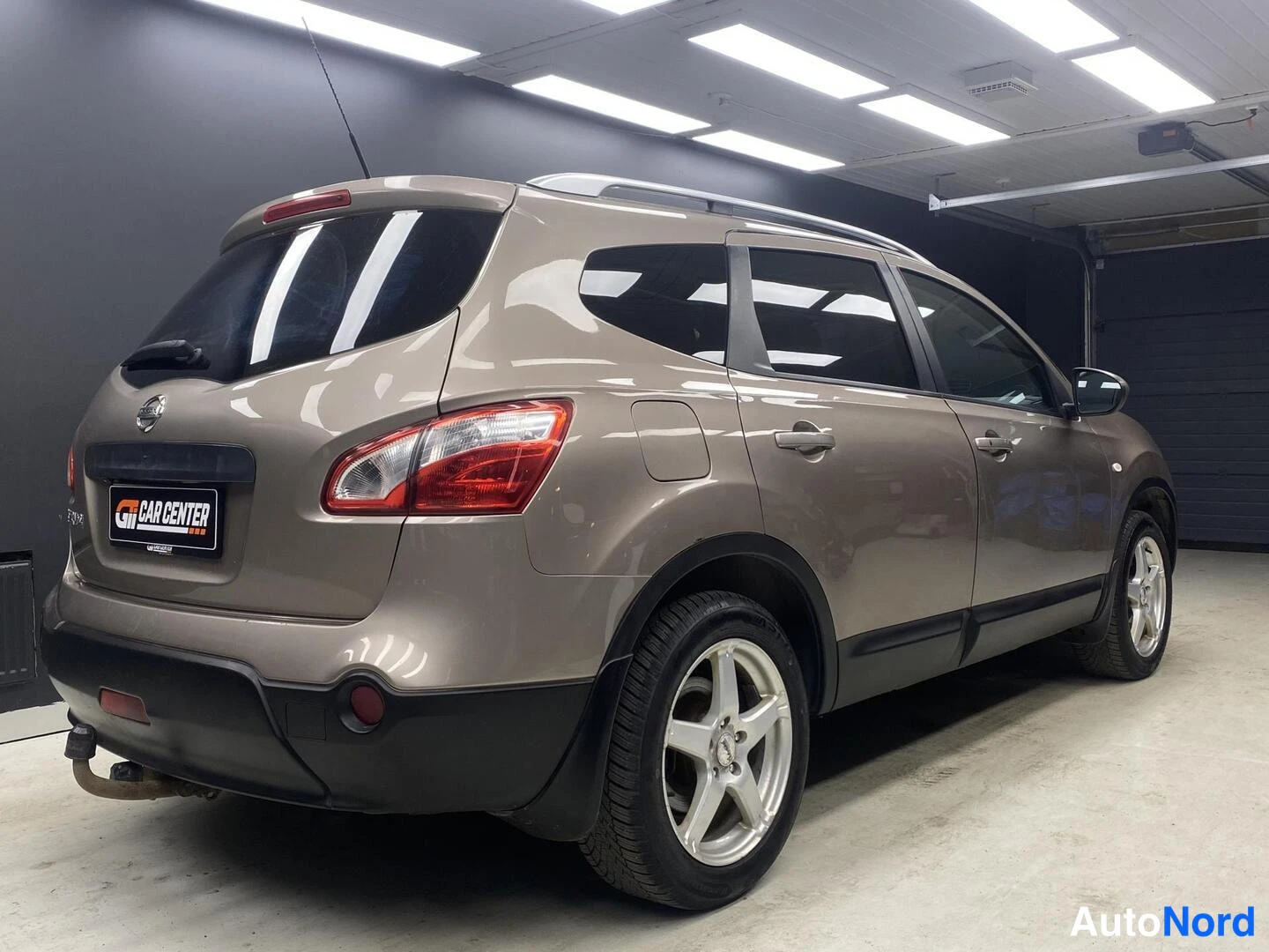 Harmaa Nissan Qashqai+2 2010, takaviisto, kuva 5