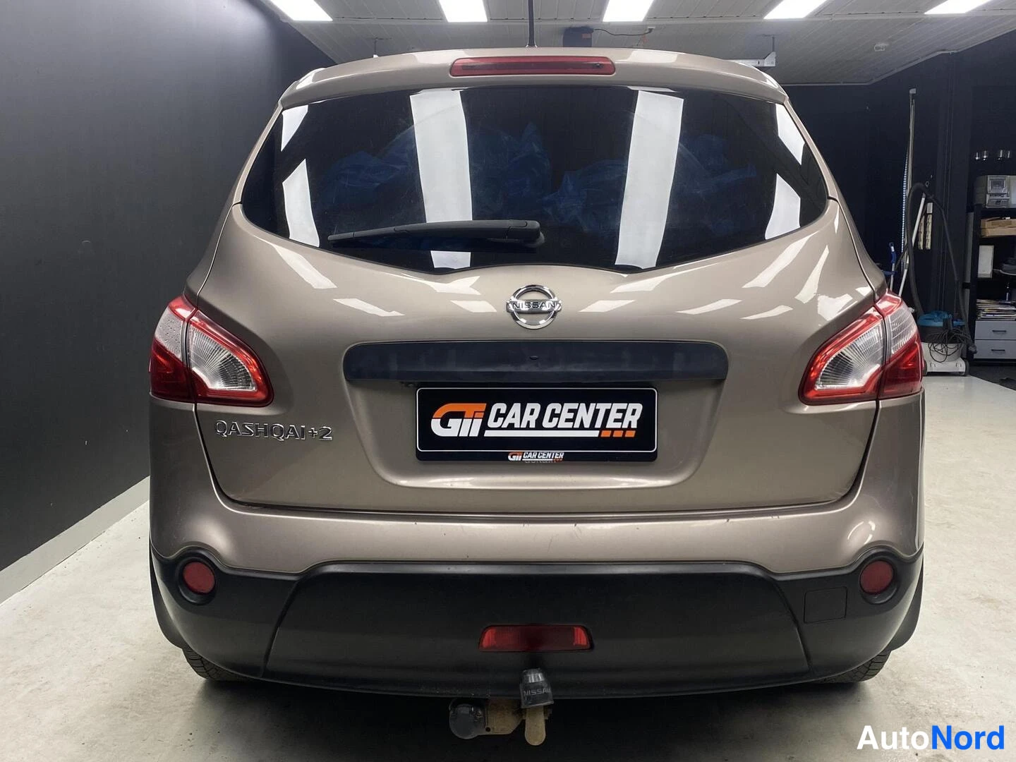 Harmaa Nissan Qashqai+2 2010, takaa, kuva 6
