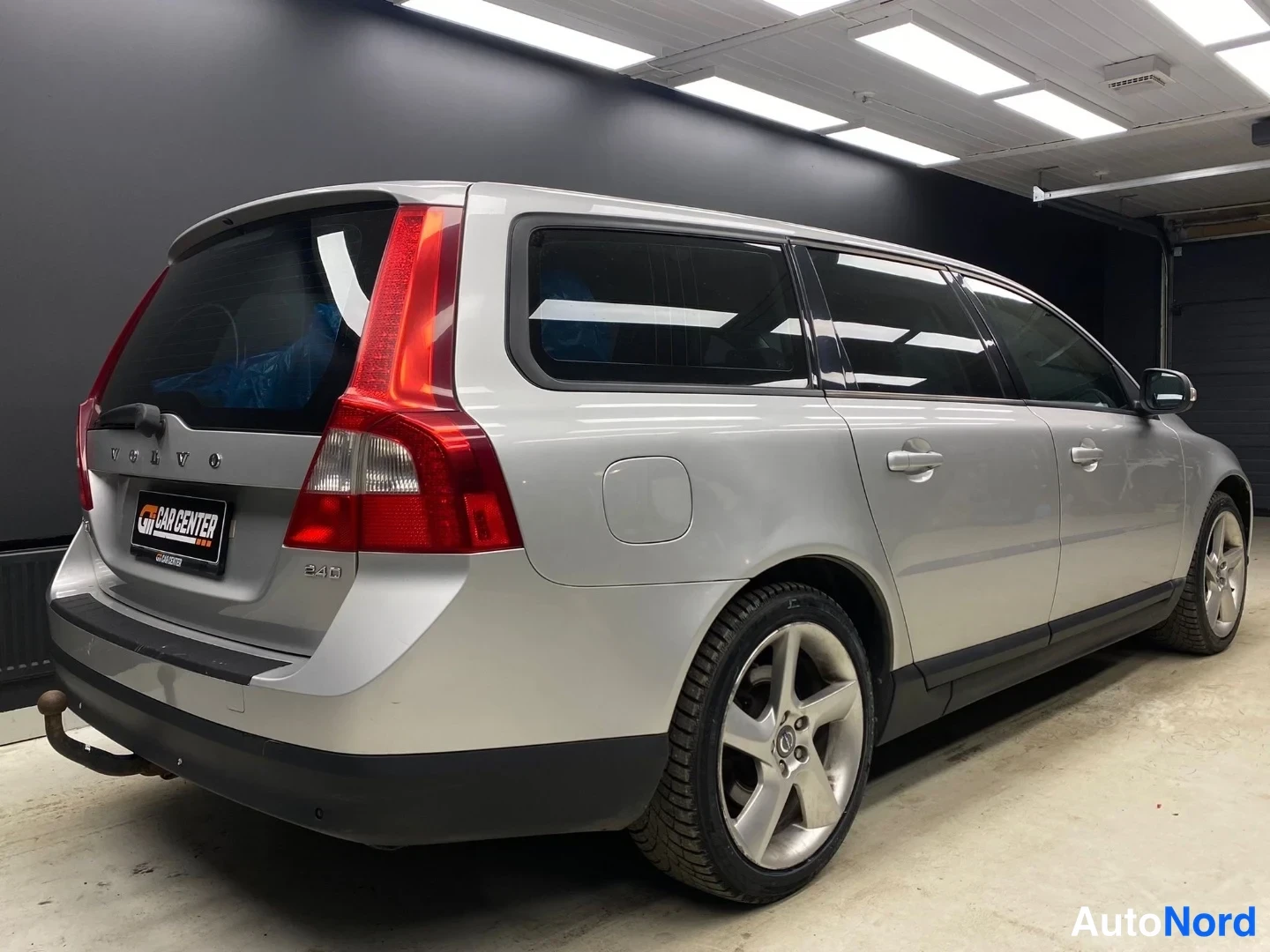 Hopea Volvo V70 2009, takaviisto, kuva 5