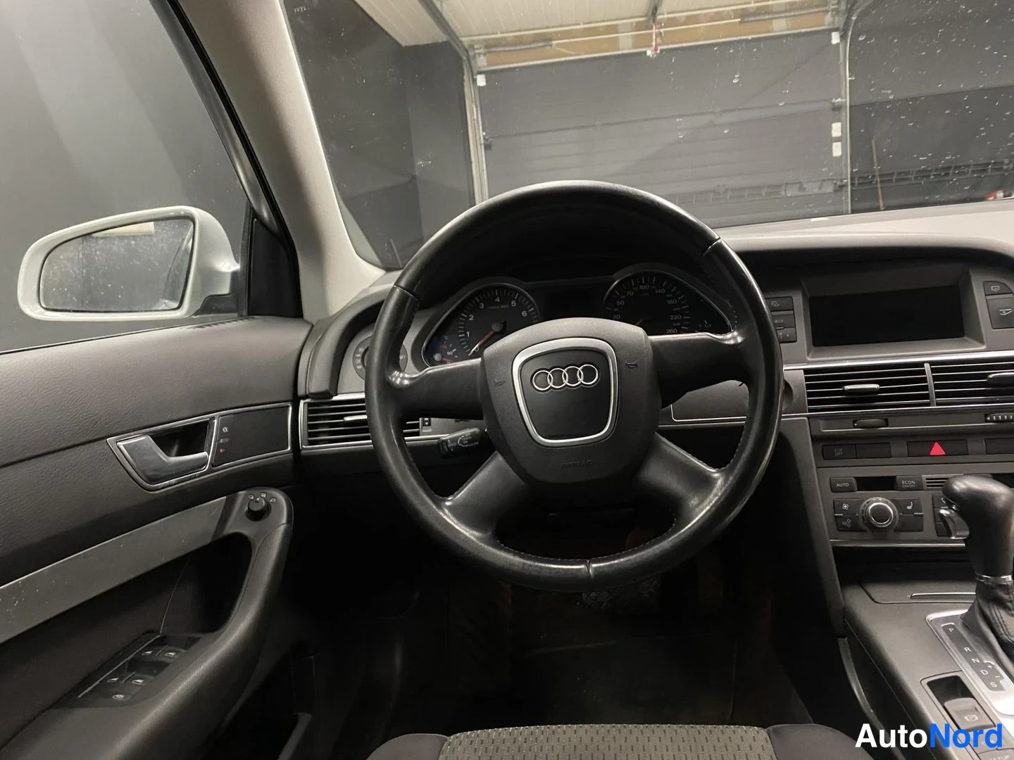 Hopea Audi A6 2005, ohjaamo, kuva 9