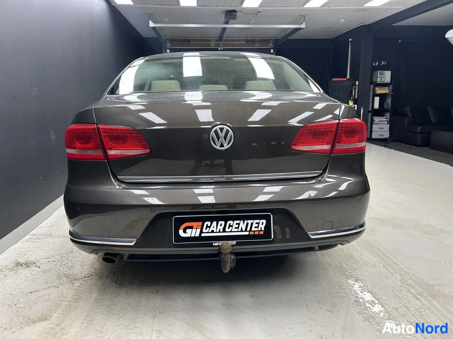 Ruskea Volkswagen Passat 2013, takaa, kuva 7