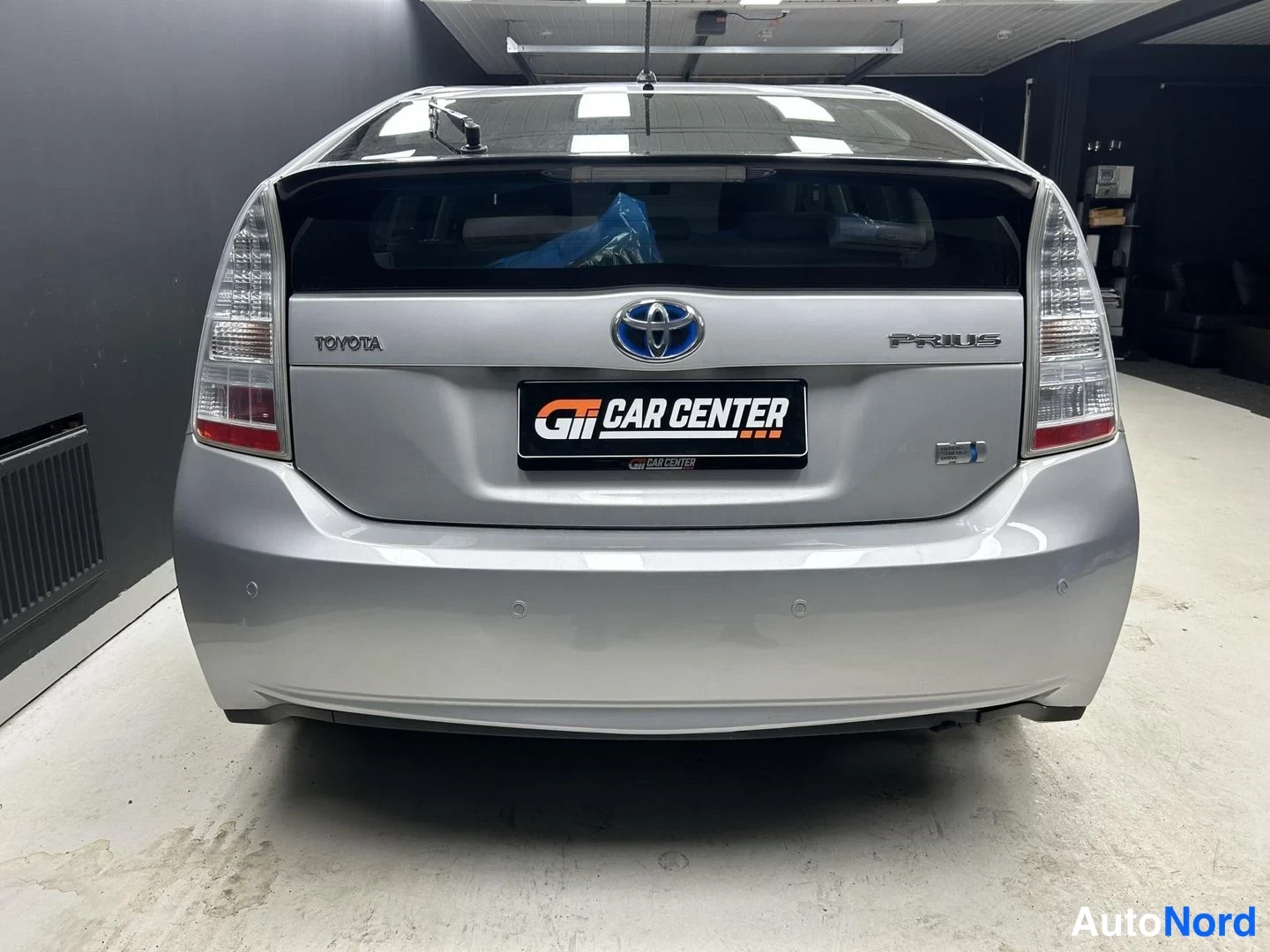 Harmaa Toyota Prius 2010, takaa, kuva 7