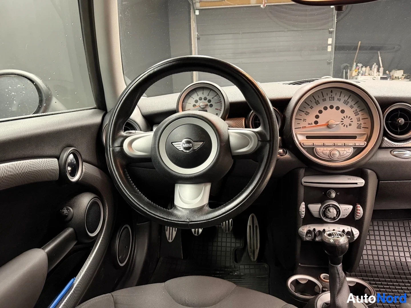 Punainen Mini Cooper S 2007, kuva 14