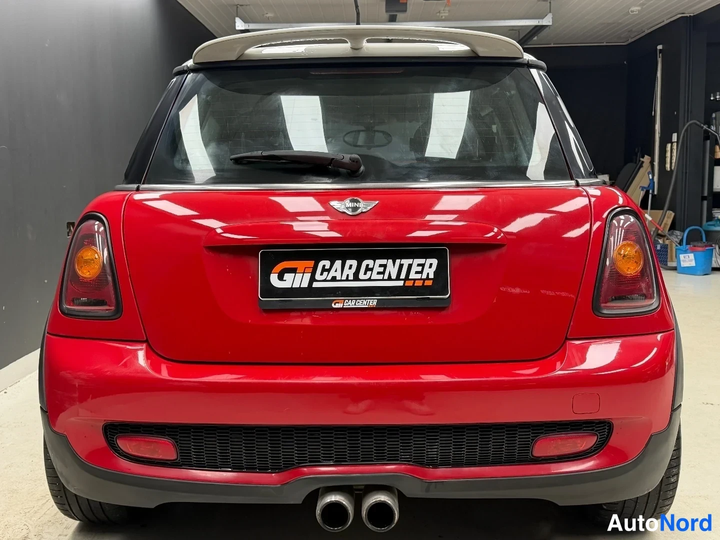Punainen Mini Cooper S 2007, takaa, kuva 6