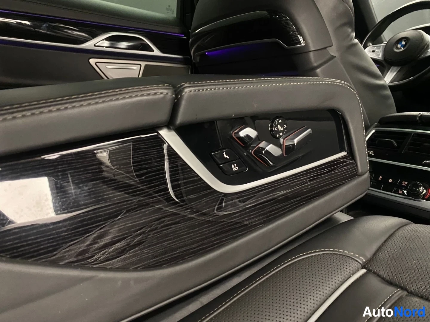 Blå BMW 745 2019, detalj, bild 33
