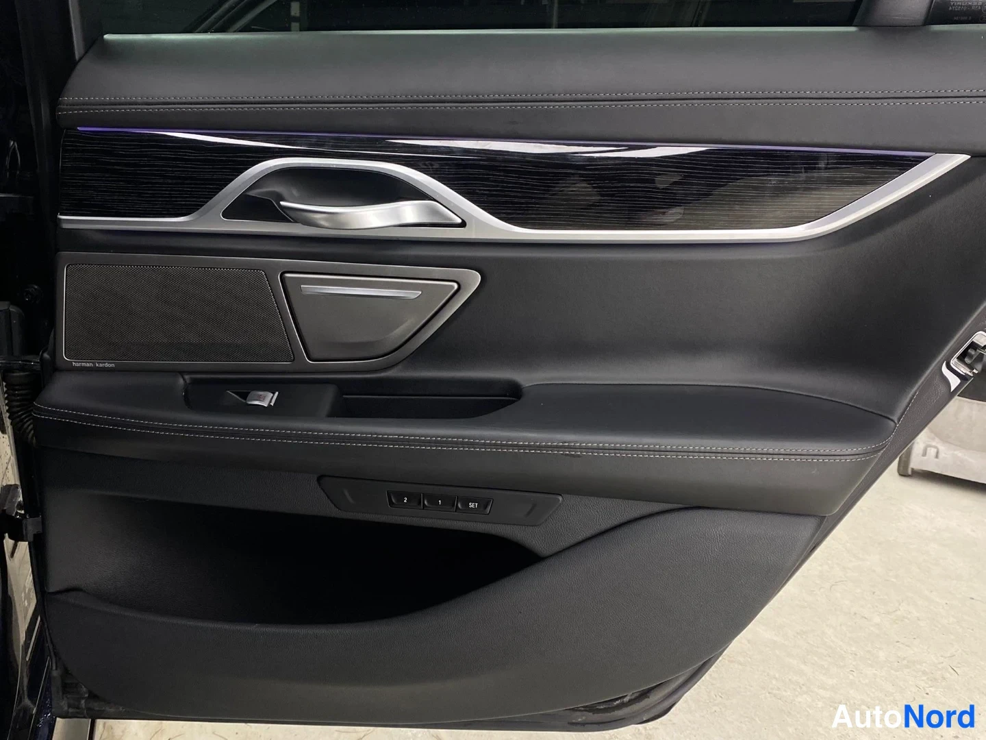 Blå BMW 745 2019, detalj, bild 28