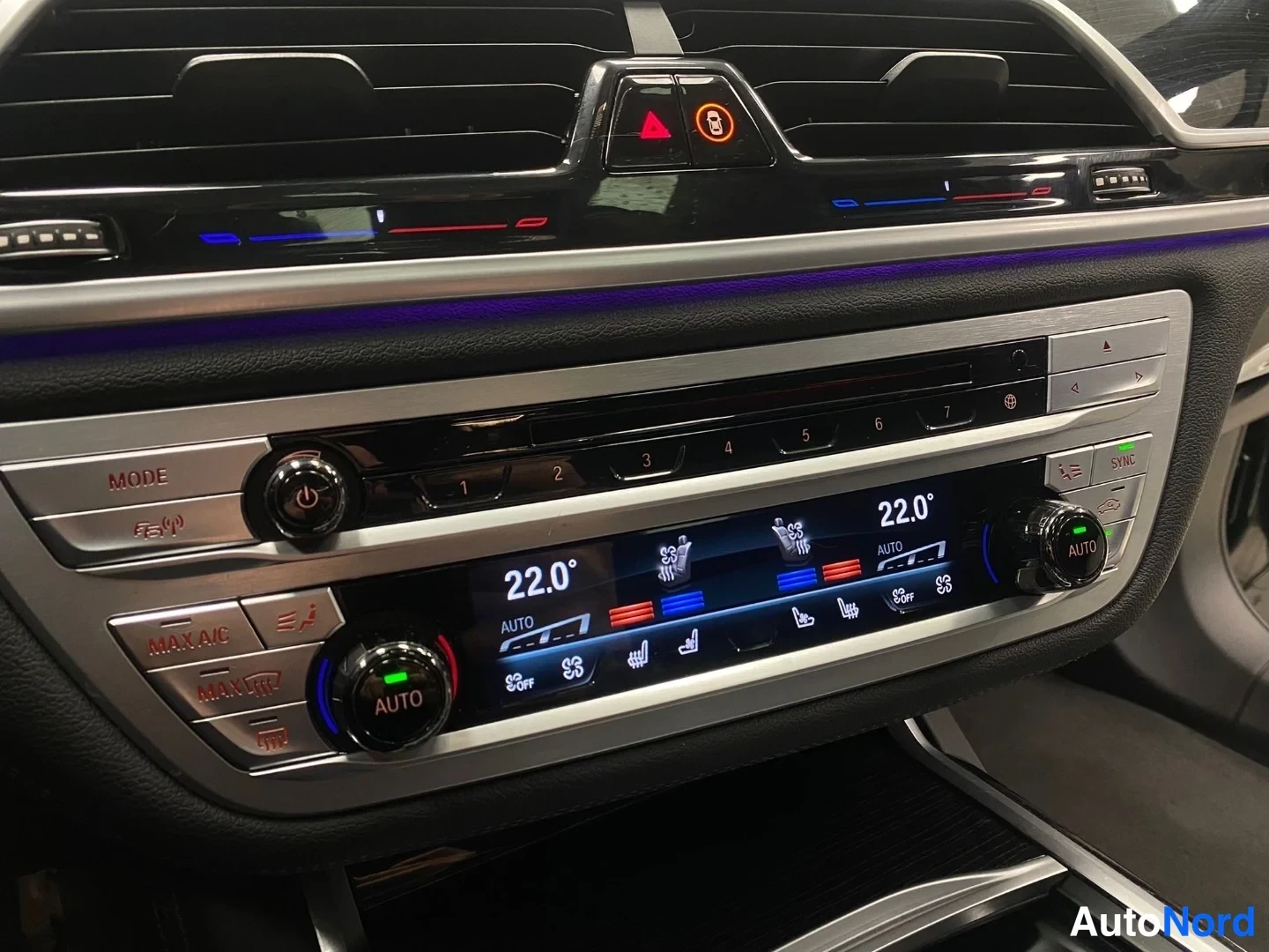 Blå BMW 745 2019, detalj, bild 31