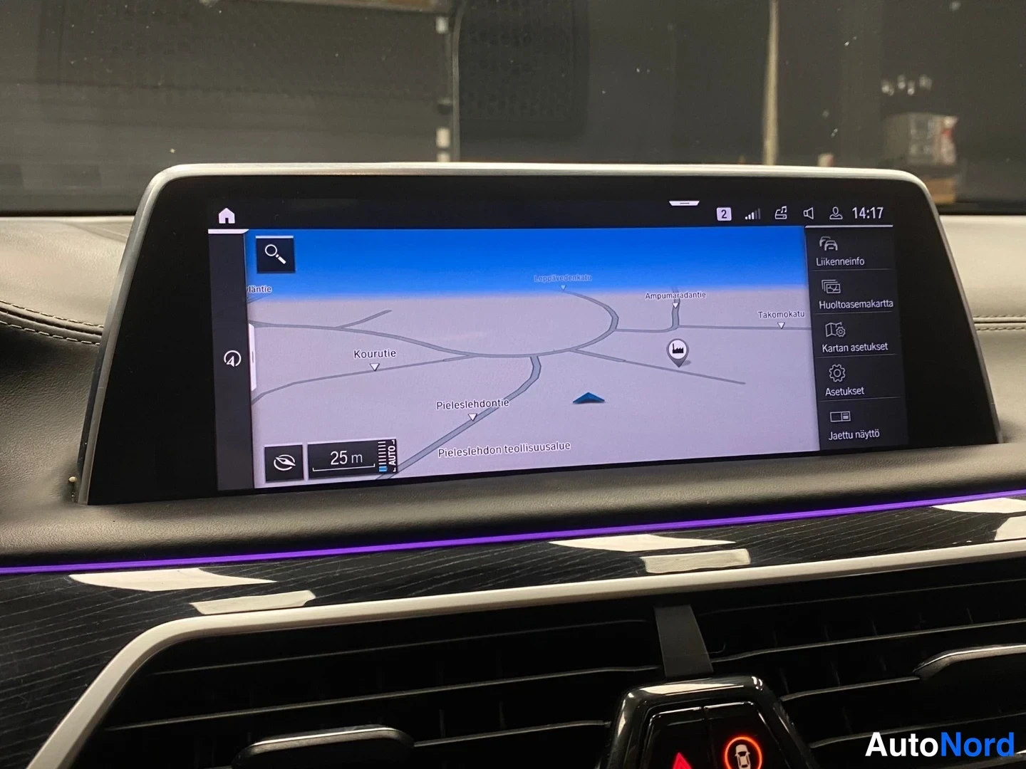 Blå BMW 745 2019, bild 37