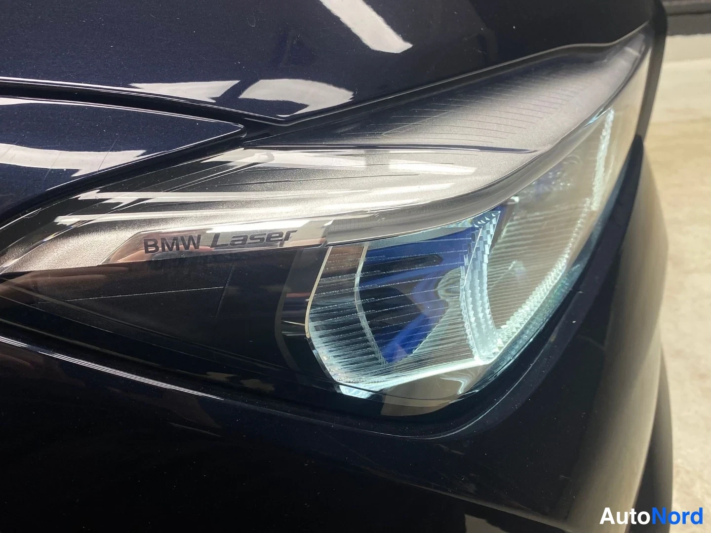 Blå BMW 745 2019, detalj, bild 21