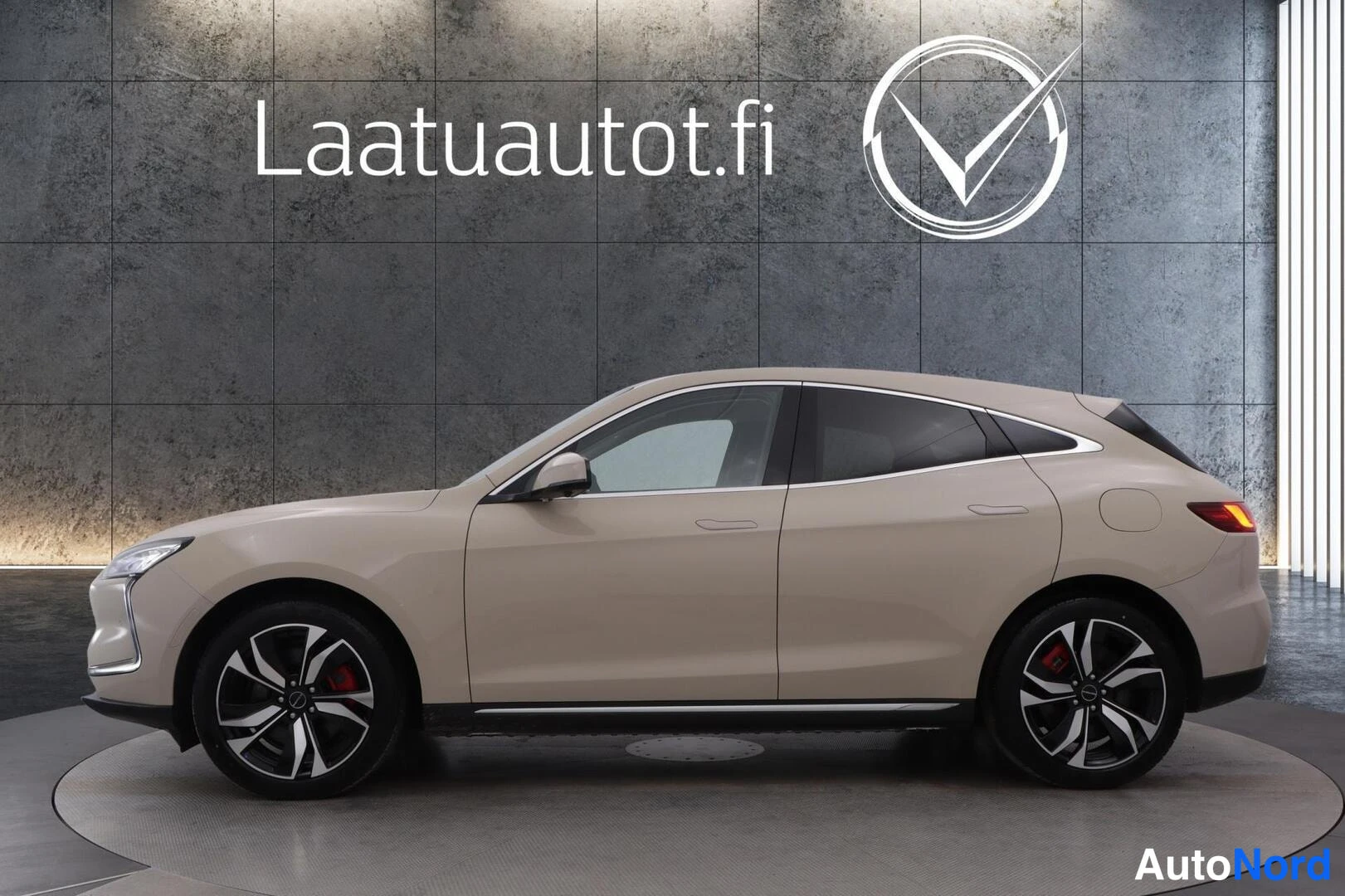 Beige Seres 5 2026, sivulta, kuva 3