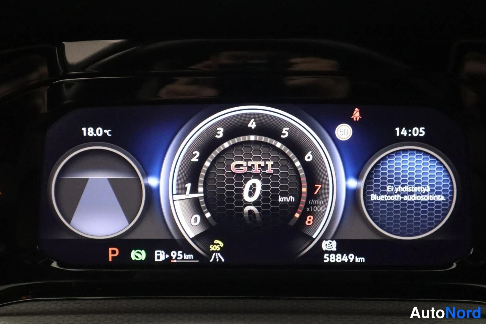 Musta Volkswagen Golf GTI 2021, yksityiskohta, kuva 19