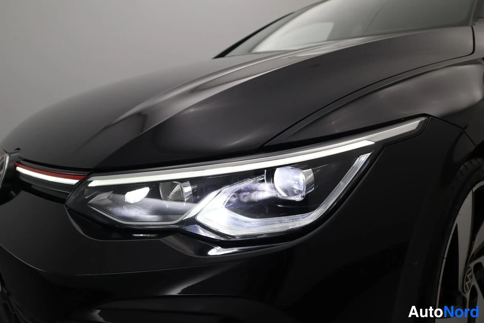 Musta Volkswagen Golf GTI 2021, yksityiskohta, kuva 17
