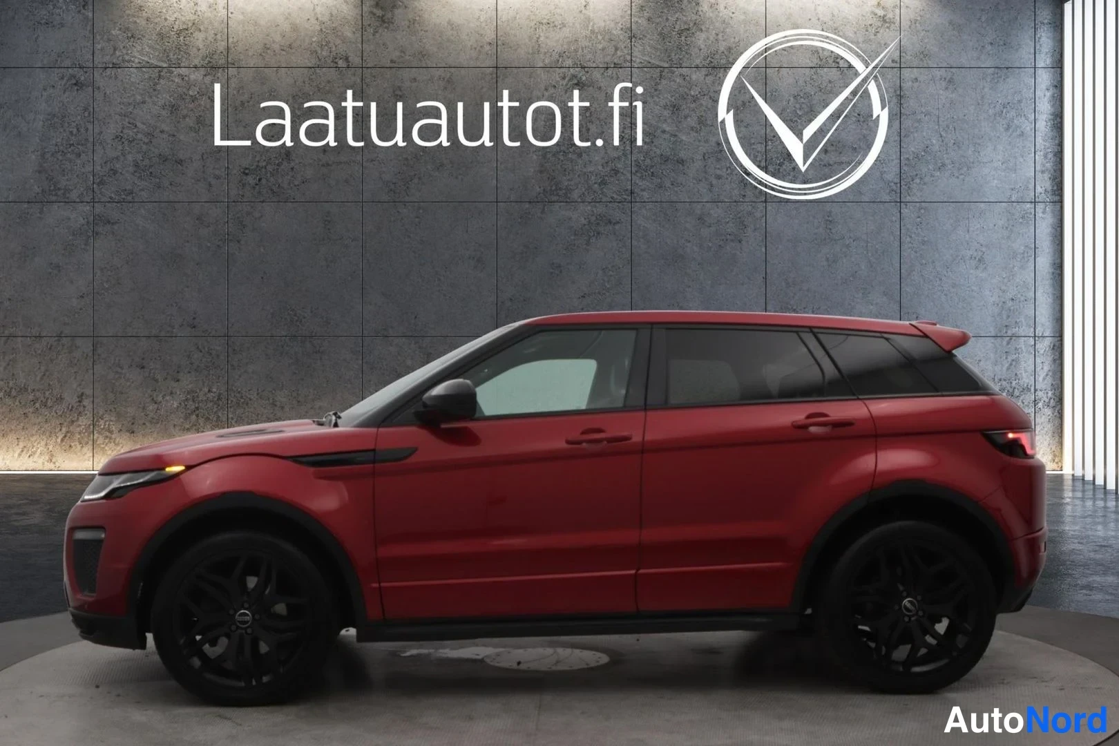 Punainen Land Rover Range Rover Evoque 2017, etuviisto, keula vasemmalle, kuva 2