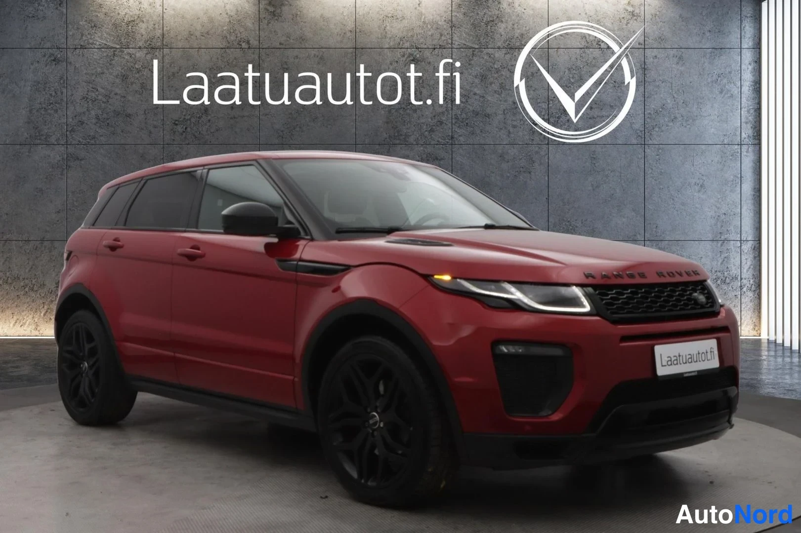 Punainen Land Rover Range Rover Evoque 2017, etuviisto, keula oikealle, kuva 4
