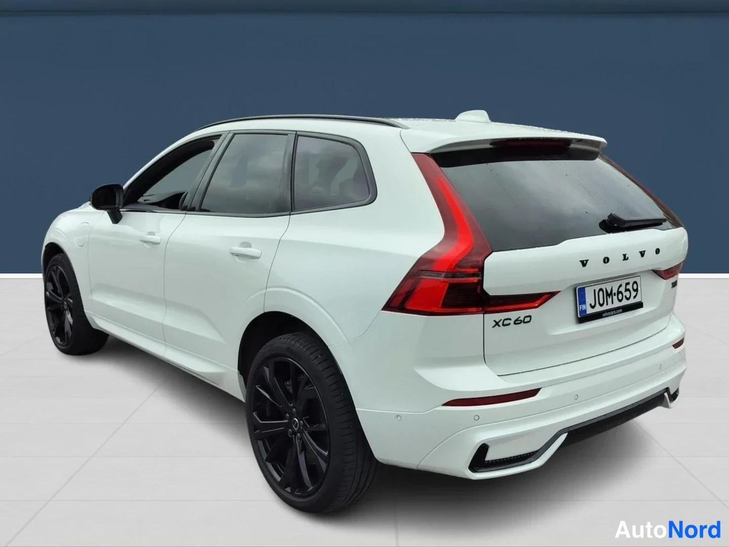 Valkoinen Volvo XC60 2026, takaviisto, kuva 5