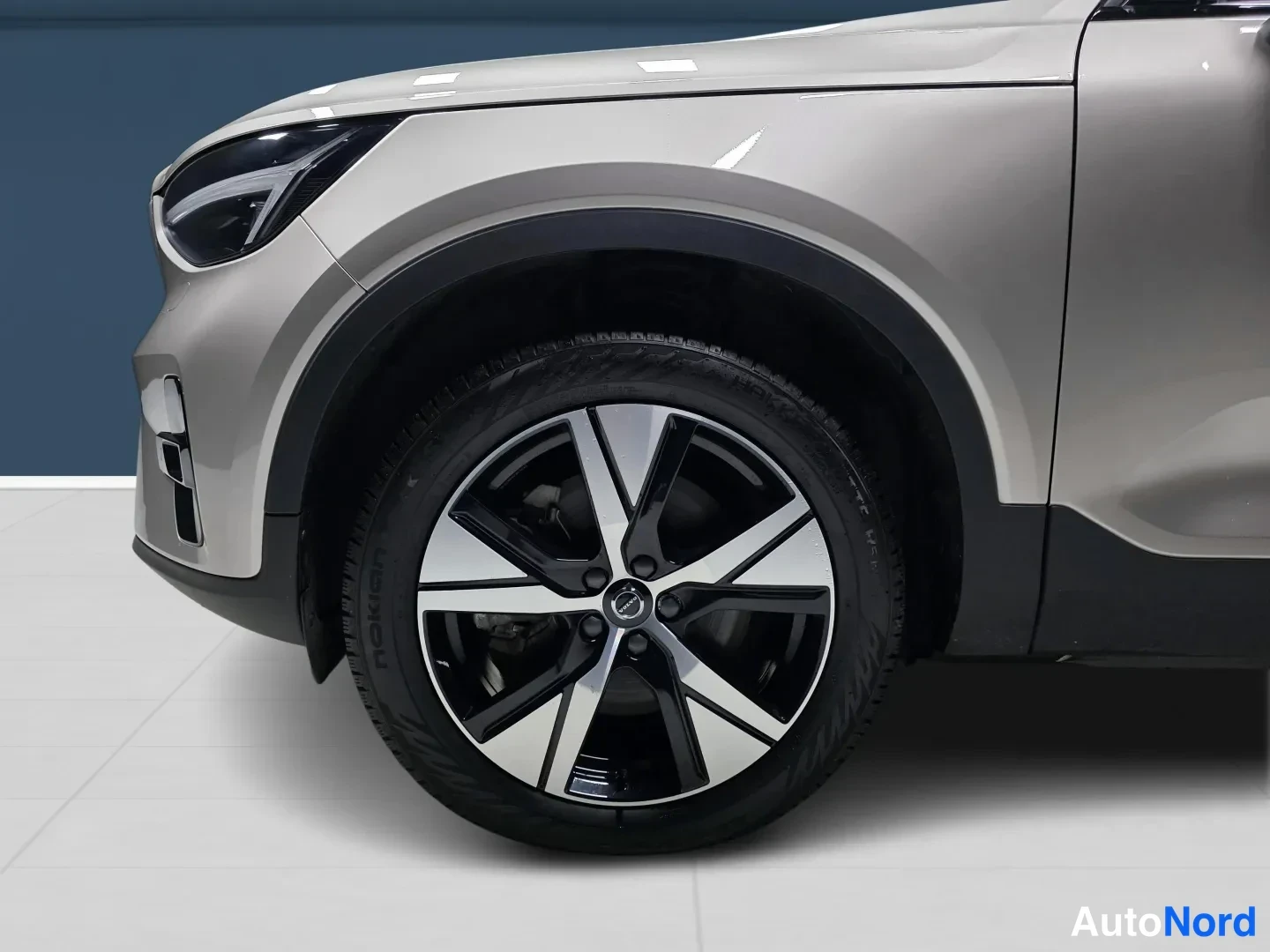 Ruskea Volvo XC40 2023, yksityiskohta, kuva 16
