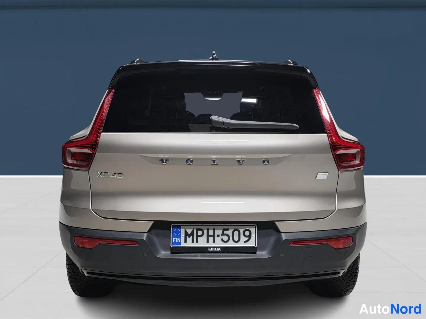 Ruskea Volvo XC40 2023, takaa, kuva 7