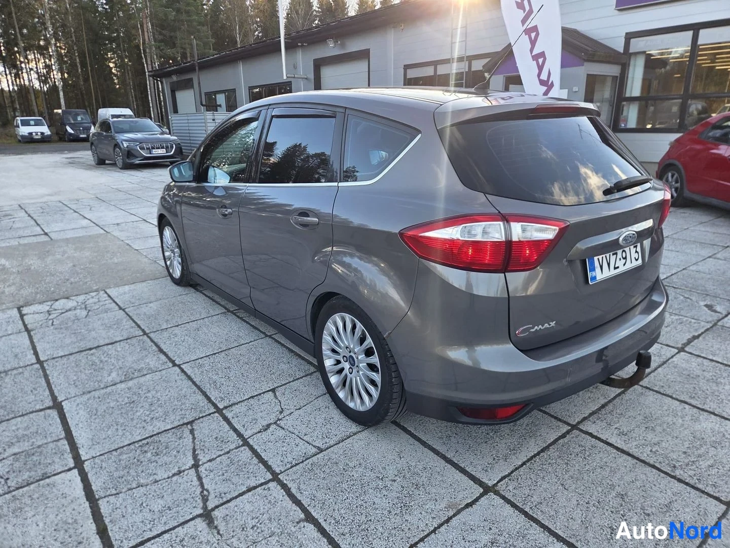 Ruskea Ford C-Max 2012, takaviisto, kuva 2