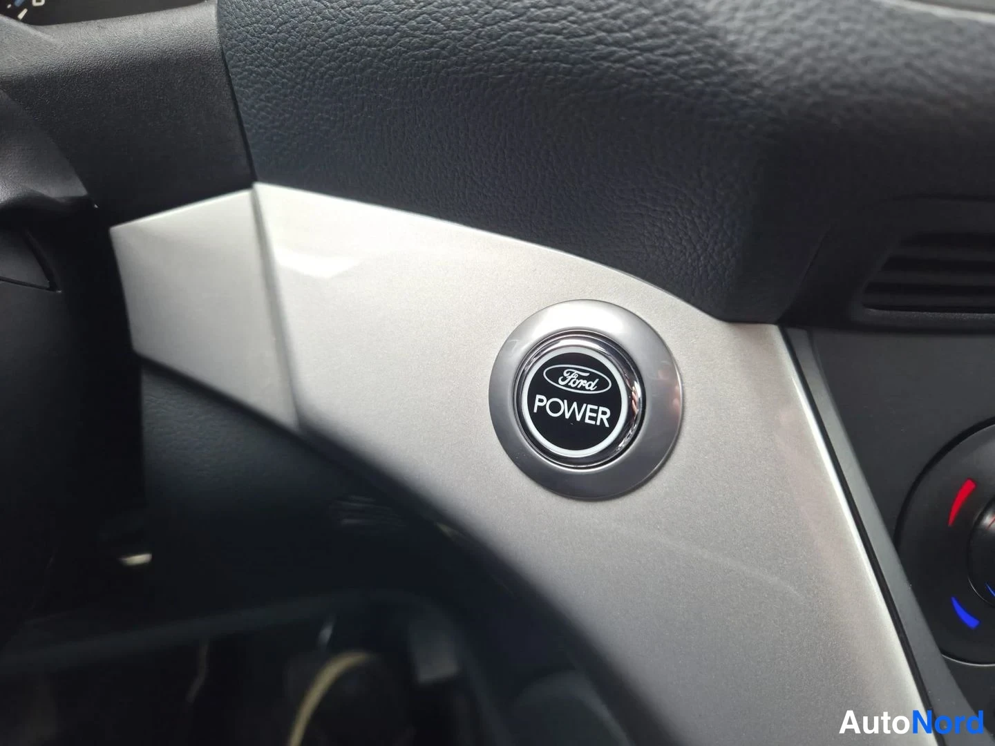 Ruskea Ford C-Max 2012, yksityiskohta, kuva 14