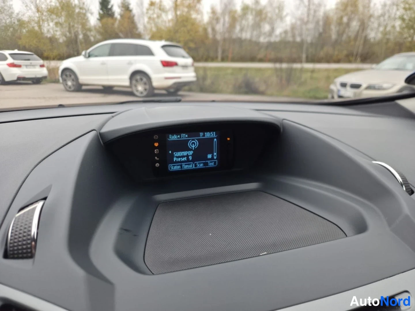 Ruskea Ford C-Max 2012, yksityiskohta, kuva 15