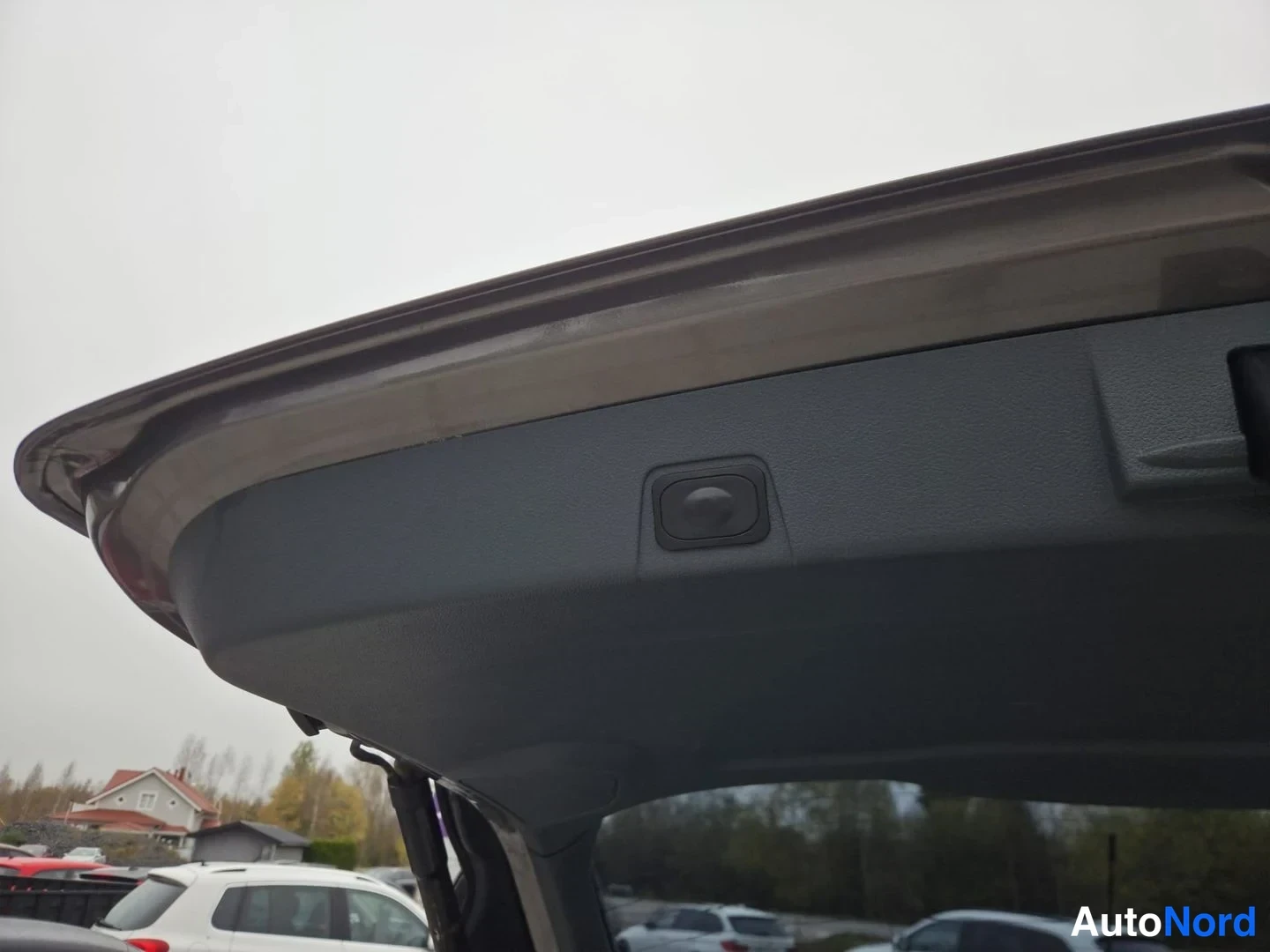 Ruskea Ford C-Max 2012, tavaratila, kuva 11