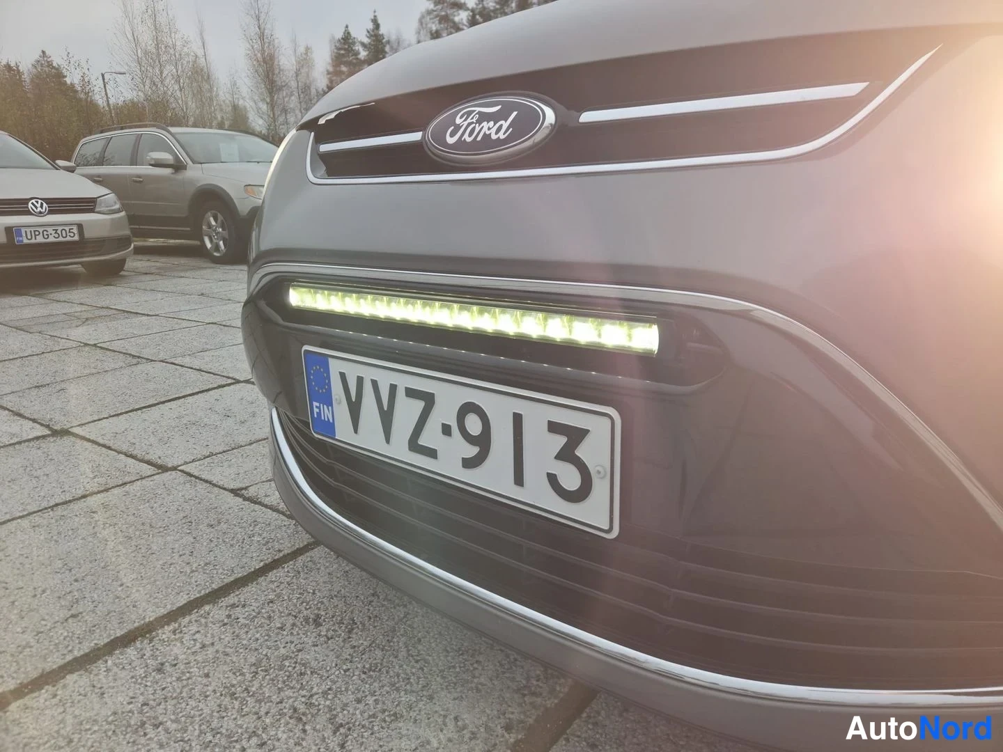 Ruskea Ford C-Max 2012, yksityiskohta, kuva 18